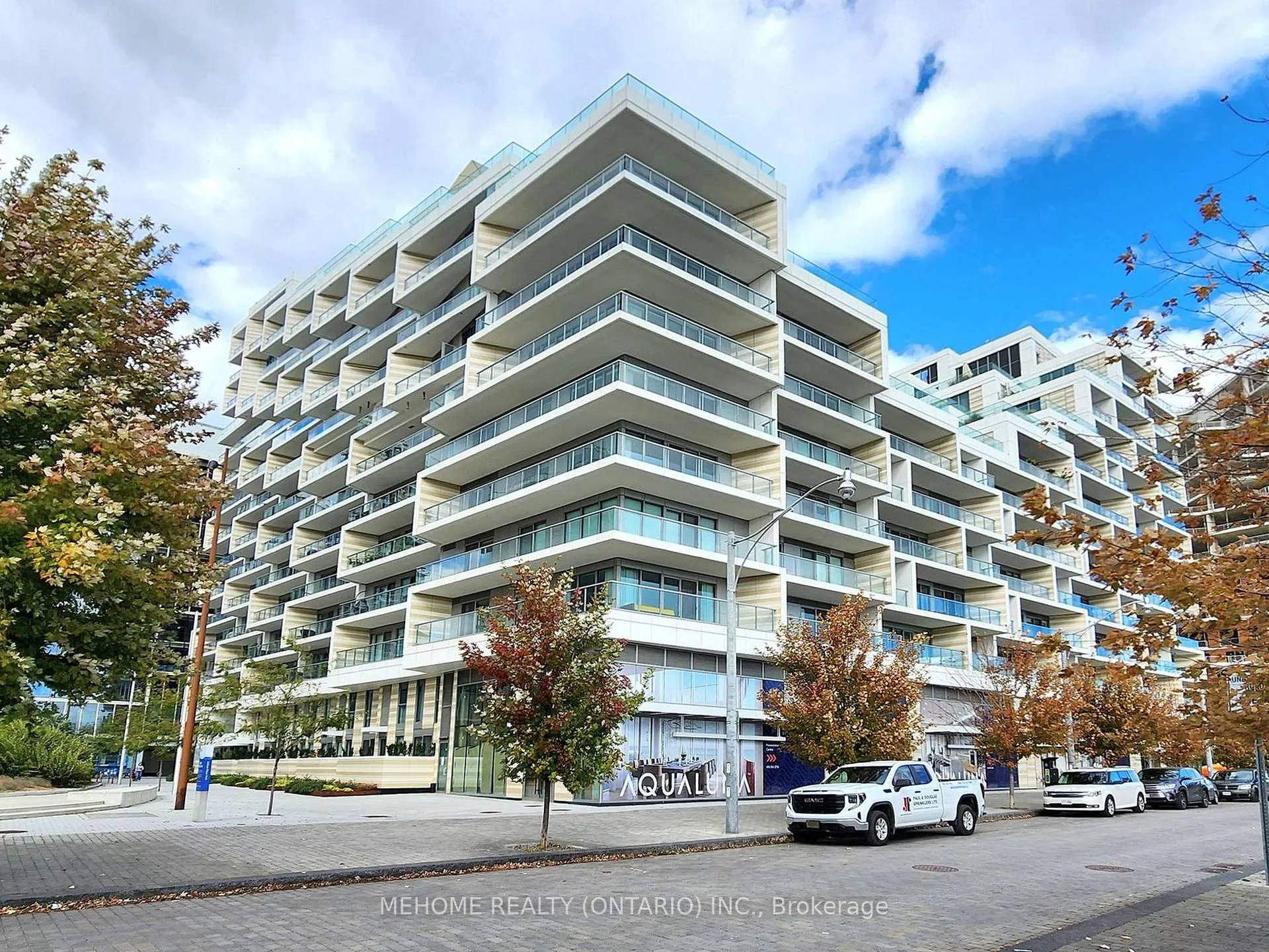 Front of Unit 322, 118 Merchants' Wharf Avenue