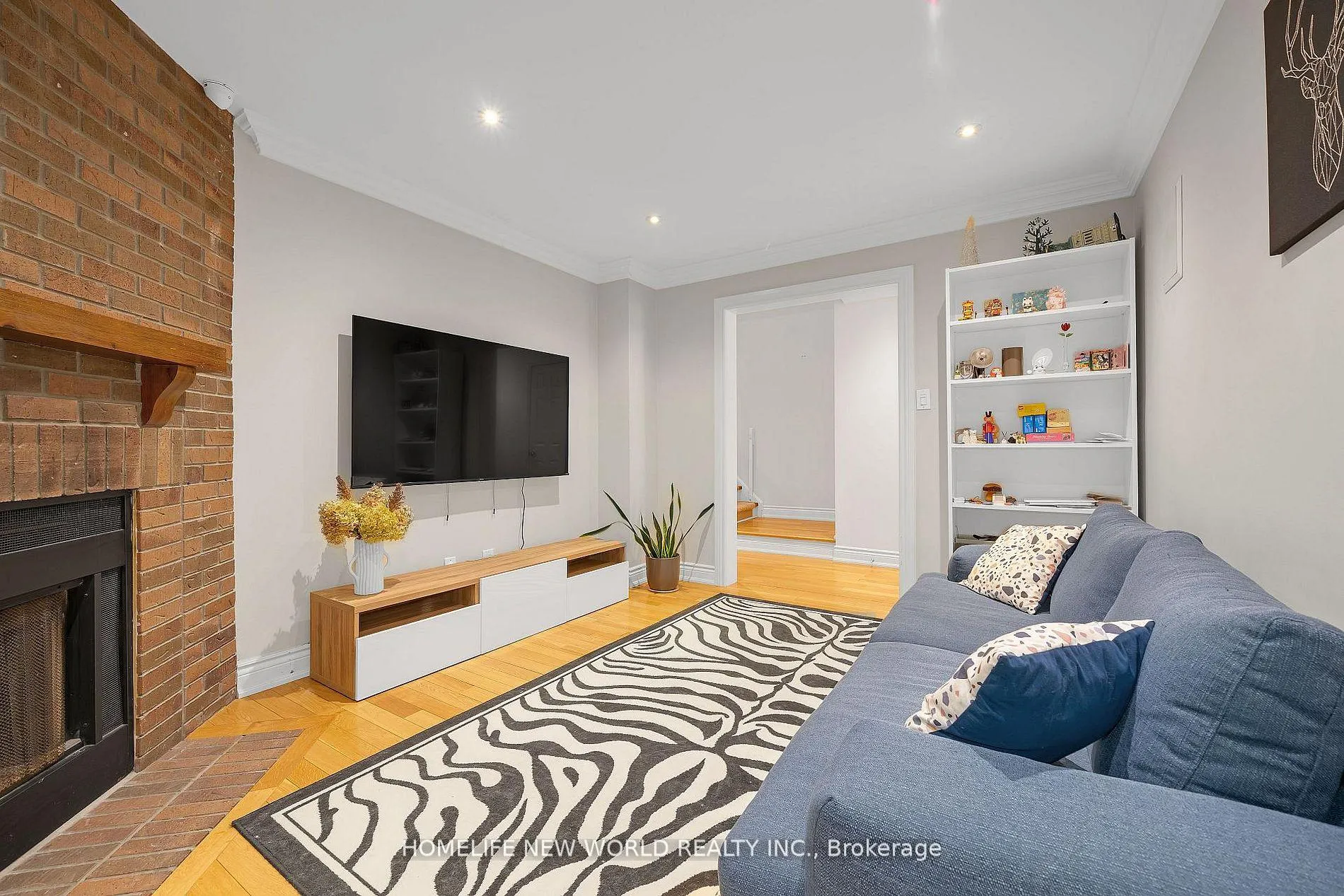 Photo 2 of 88 Judith Avenue, Vaughan, Brownridge — HOMEH