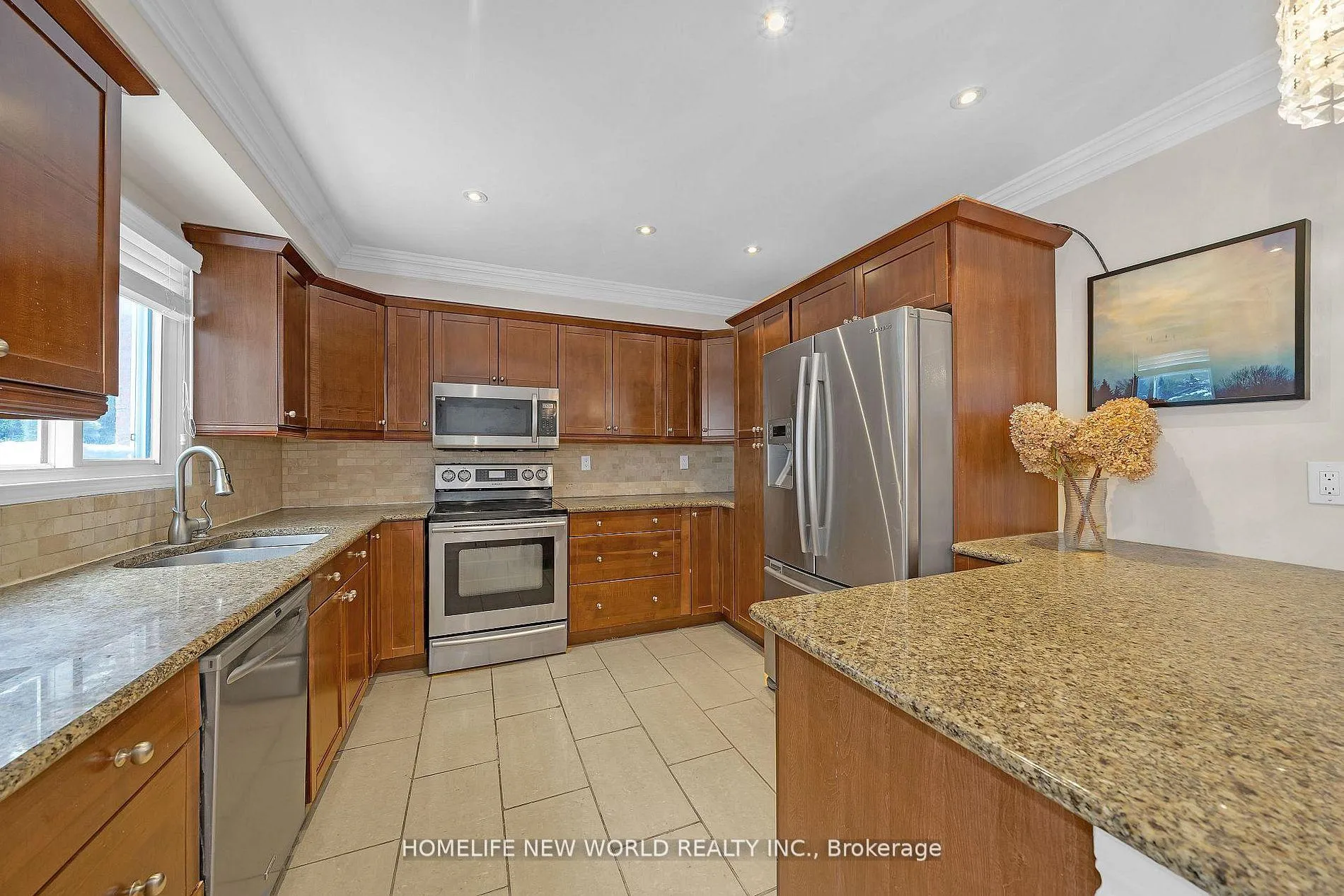 Photo 9 of 88 Judith Avenue, Vaughan, Brownridge — HOMEH