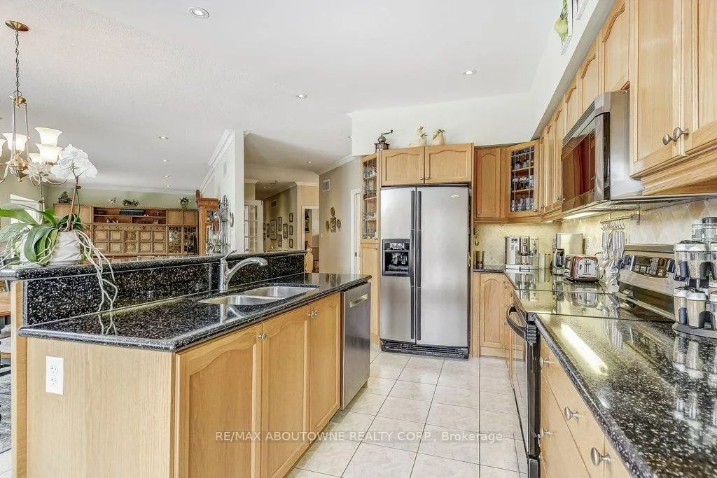 Photo 13 of Unit 27, 17 Orchard Park Gate, Brampton, Sandringham-Wellington — HOMEH