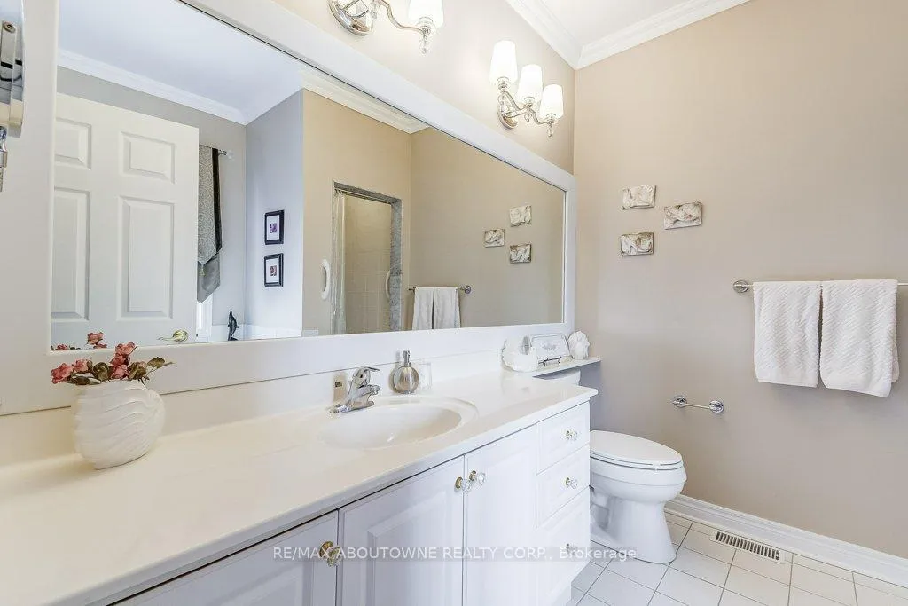 Photo 17 of Unit 27, 17 Orchard Park Gate, Brampton, Sandringham-Wellington — HOMEH