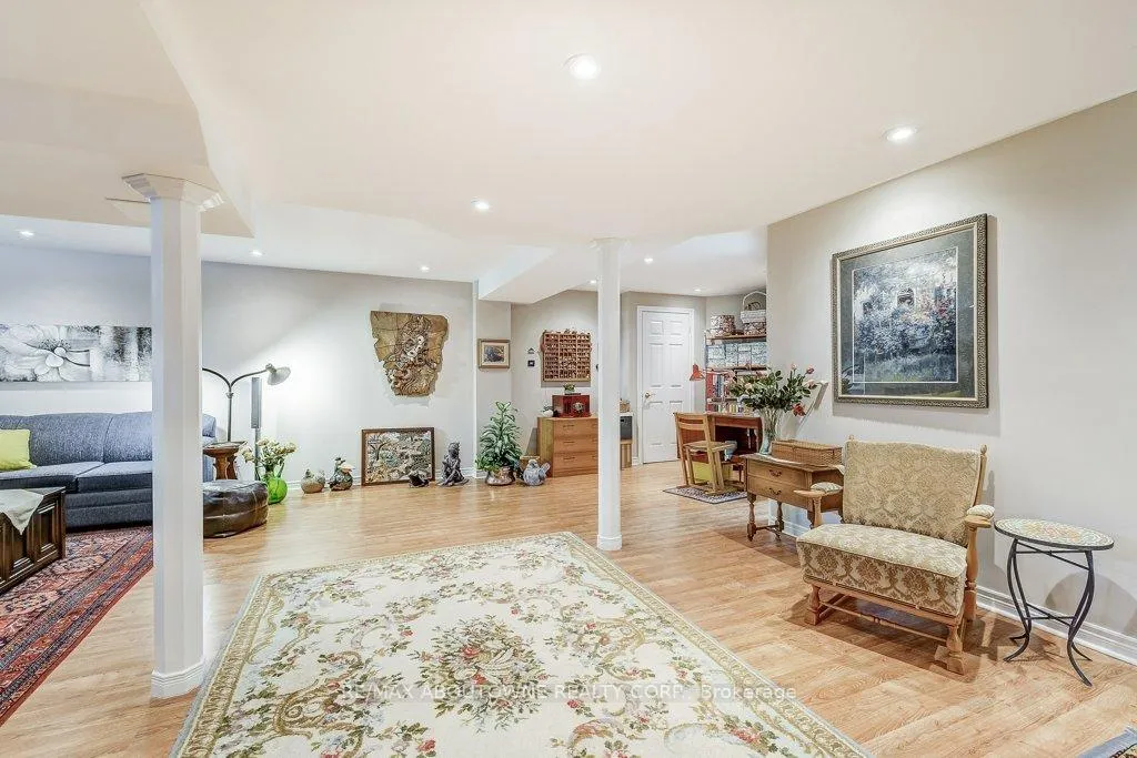 Photo 23 of Unit 27, 17 Orchard Park Gate, Brampton, Sandringham-Wellington — HOMEH