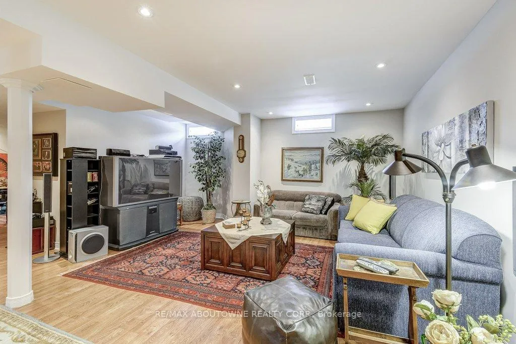 Photo 25 of Unit 27, 17 Orchard Park Gate, Brampton, Sandringham-Wellington — HOMEH