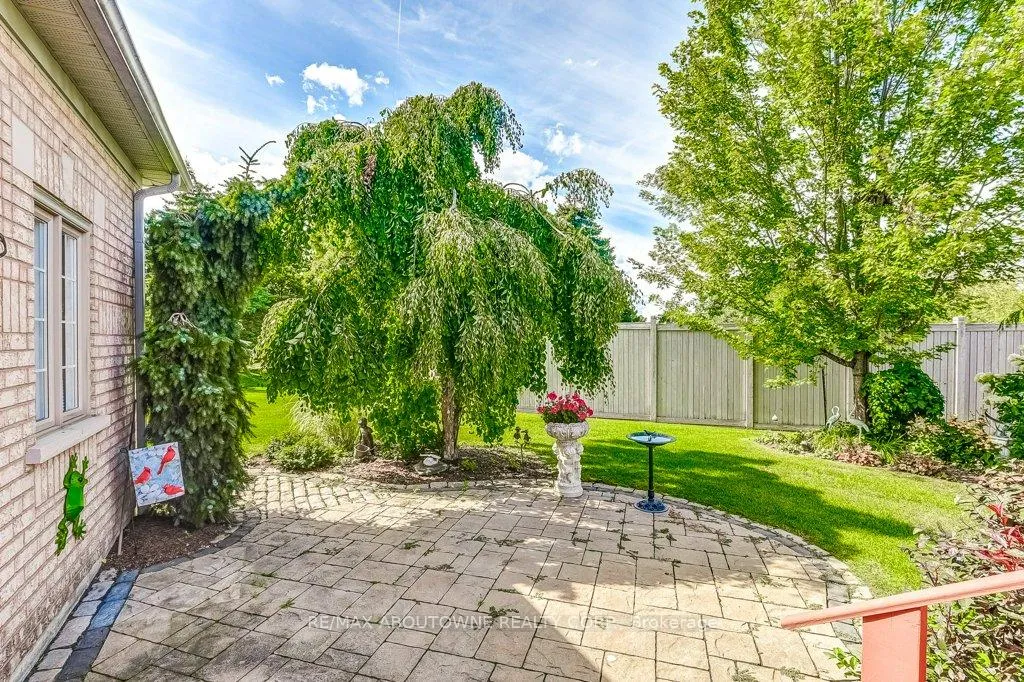 Photo 33 of Unit 27, 17 Orchard Park Gate, Brampton, Sandringham-Wellington — HOMEH