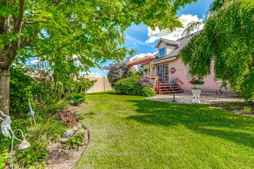 Photo 36 of Unit 27, 17 Orchard Park Gate, Brampton, Sandringham-Wellington — HOMEH