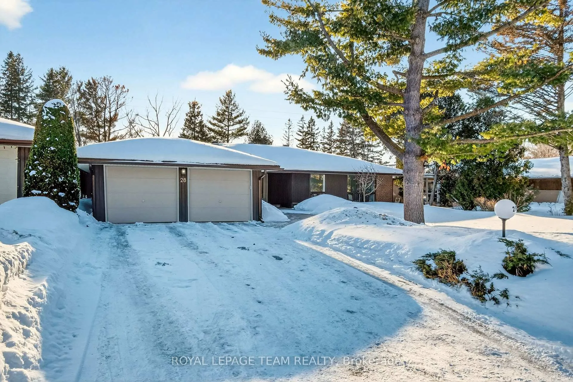 Photo 2 of 28 Tiffany Crescent, Ottawa, Kanata - Beaverbrook — HOMEH