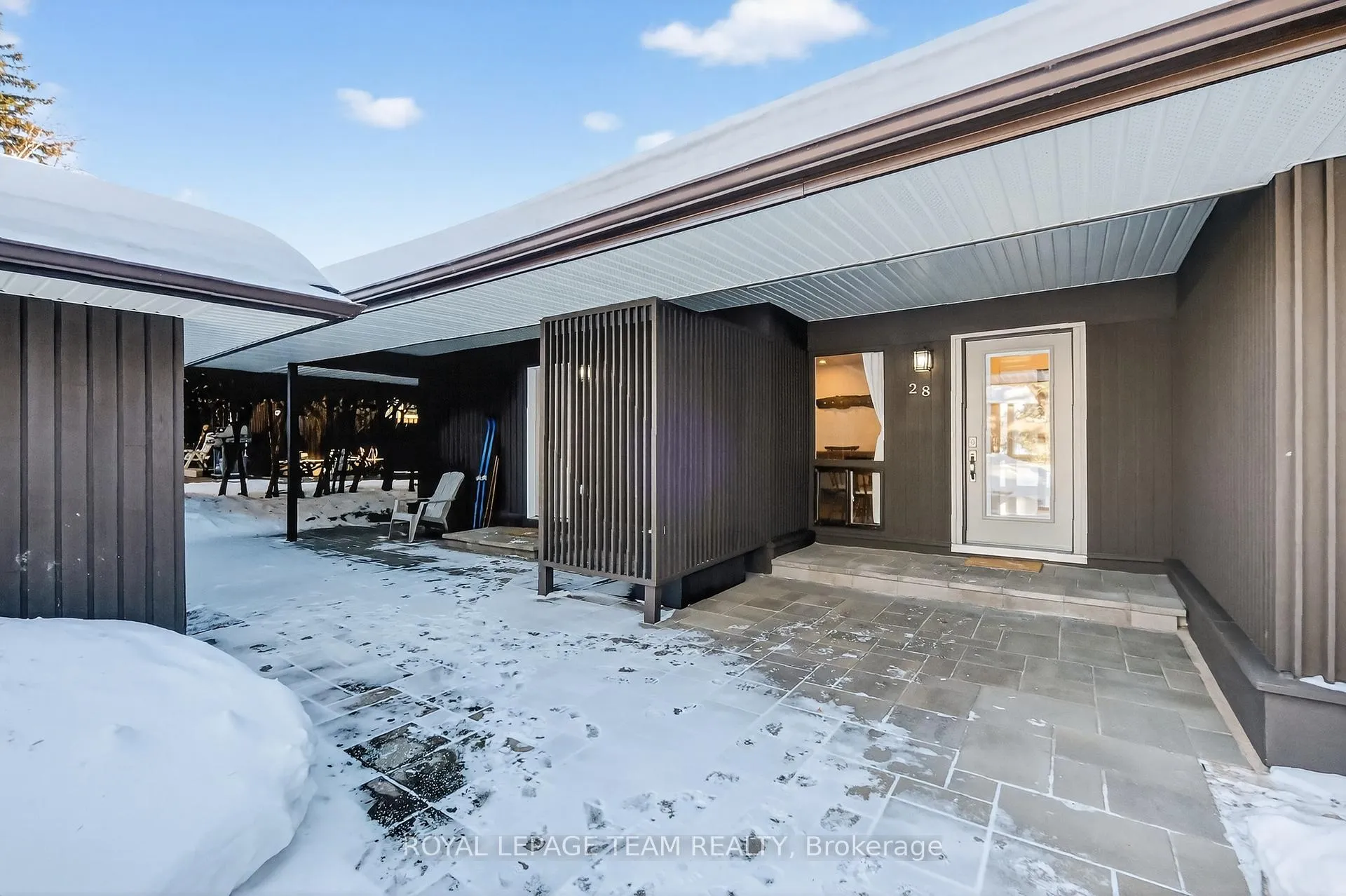Photo 3 of 28 Tiffany Crescent, Ottawa, Kanata - Beaverbrook — HOMEH