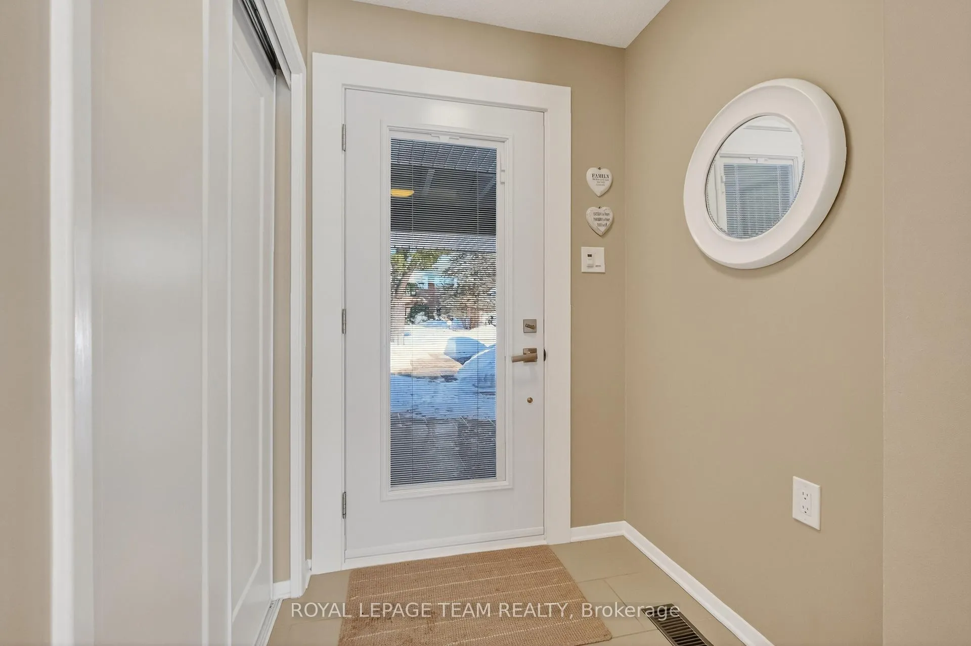 Photo 4 of 28 Tiffany Crescent, Ottawa, Kanata - Beaverbrook — HOMEH