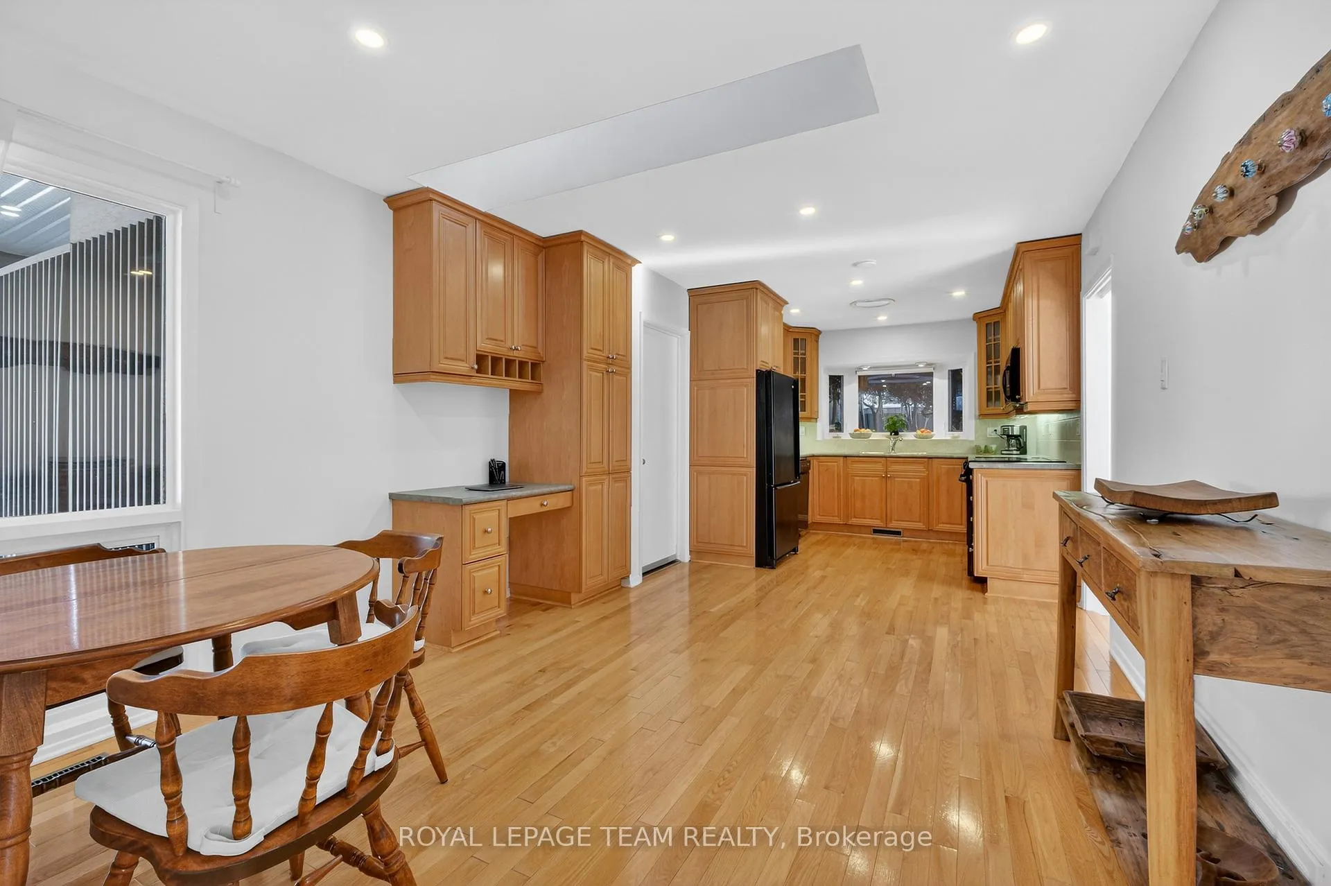 Photo 13 of 28 Tiffany Crescent, Ottawa, Kanata - Beaverbrook — HOMEH