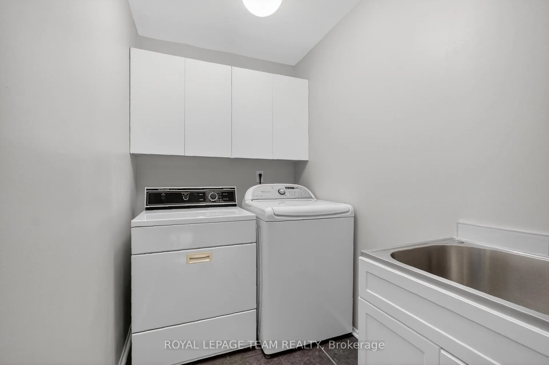 Photo 31 of 28 Tiffany Crescent, Ottawa, Kanata - Beaverbrook — HOMEH