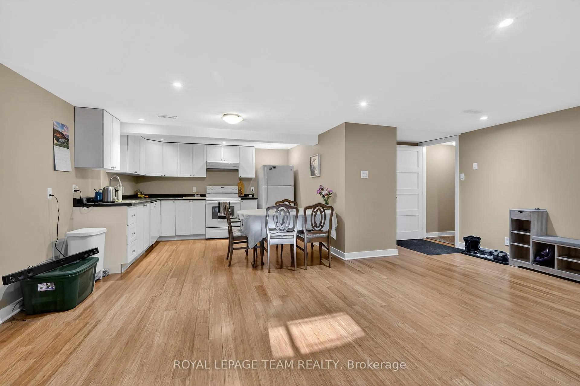 Photo 34 of 28 Tiffany Crescent, Ottawa, Kanata - Beaverbrook — HOMEH