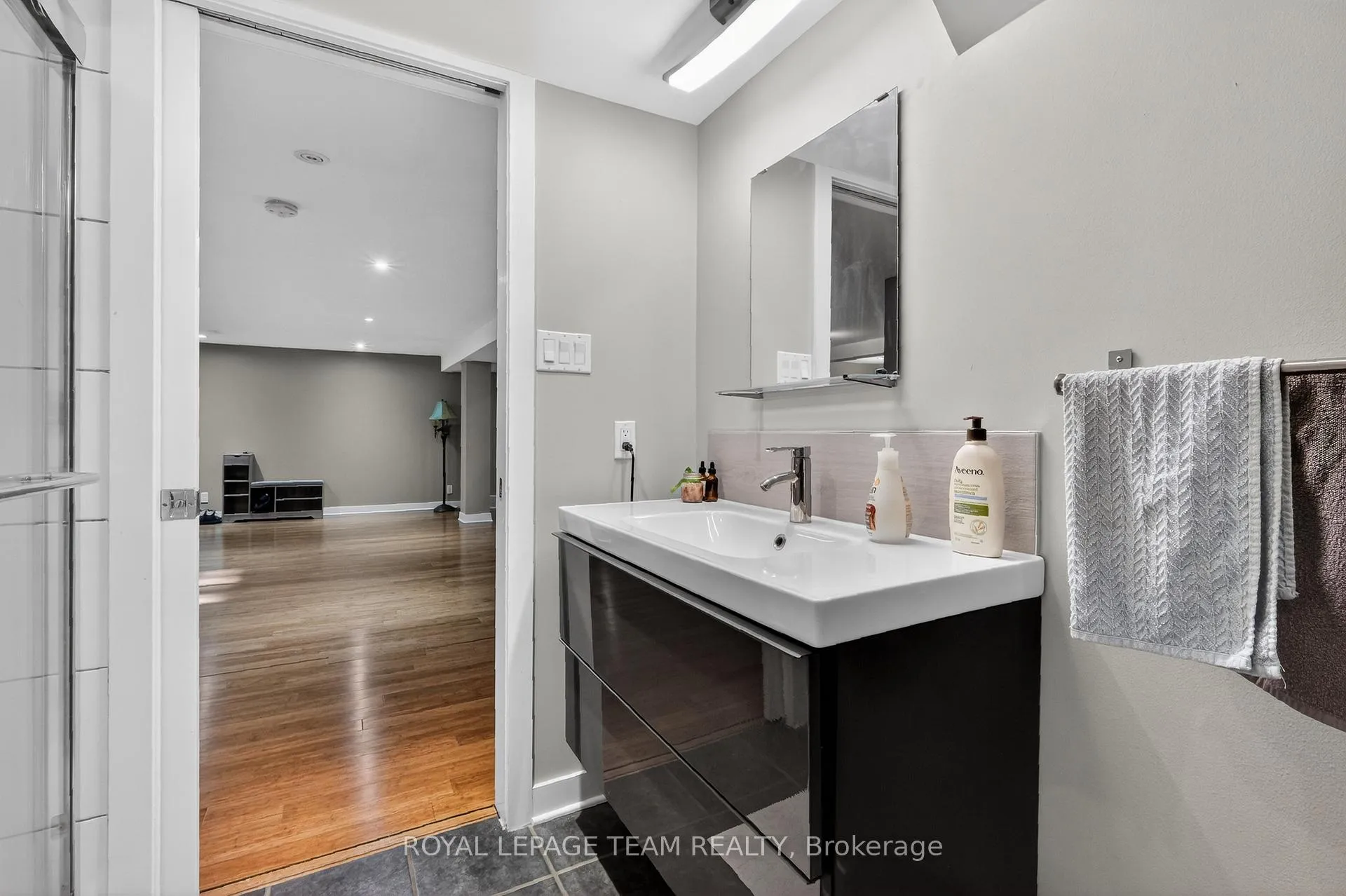 Photo 43 of 28 Tiffany Crescent, Ottawa, Kanata - Beaverbrook — HOMEH
