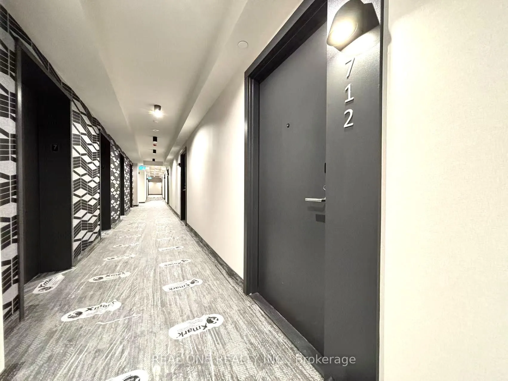 Photo 2 of Unit 712, 180 Front Street E, Toronto, Moss Park — HOMEH