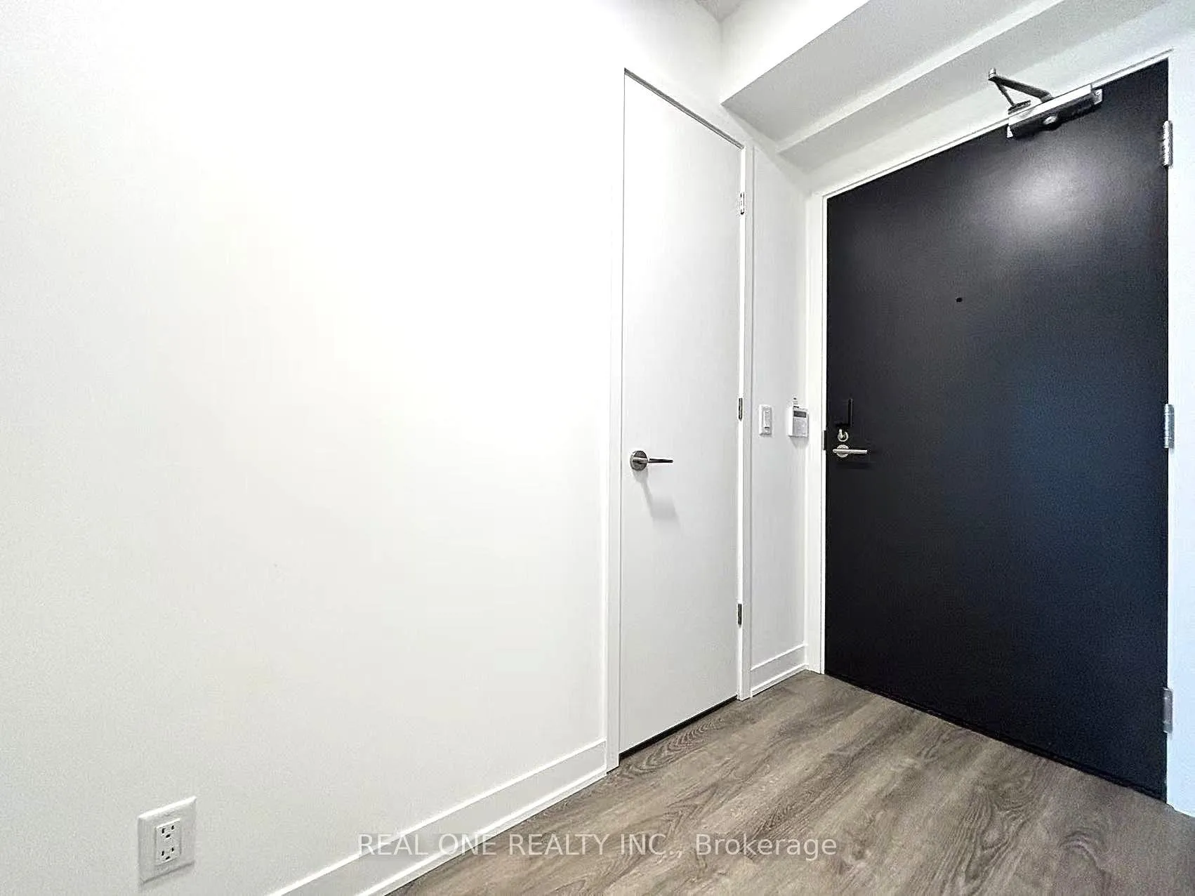 Photo 4 of Unit 712, 180 Front Street E, Toronto, Moss Park — HOMEH