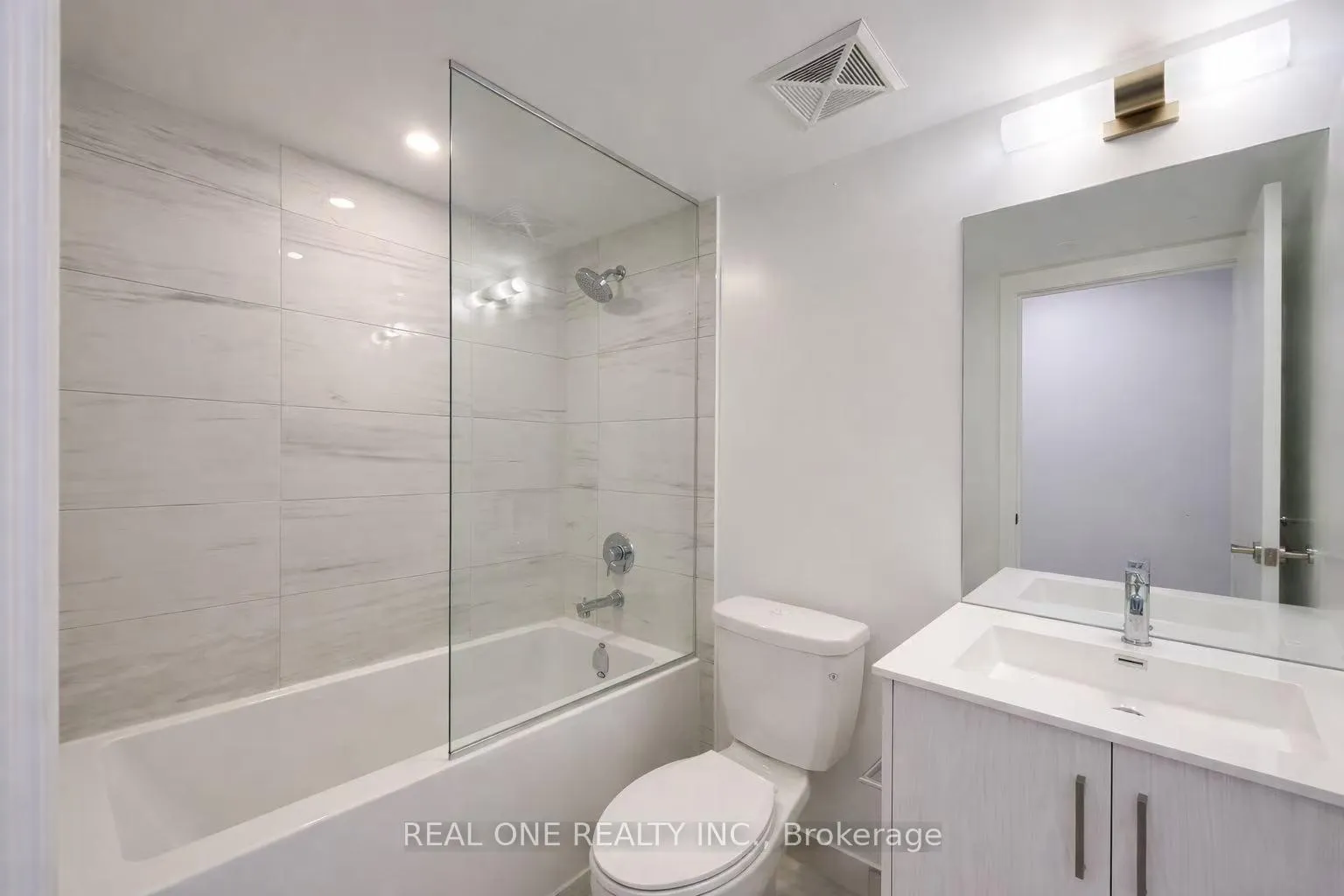 Photo 6 of Unit 712, 180 Front Street E, Toronto, Moss Park — HOMEH