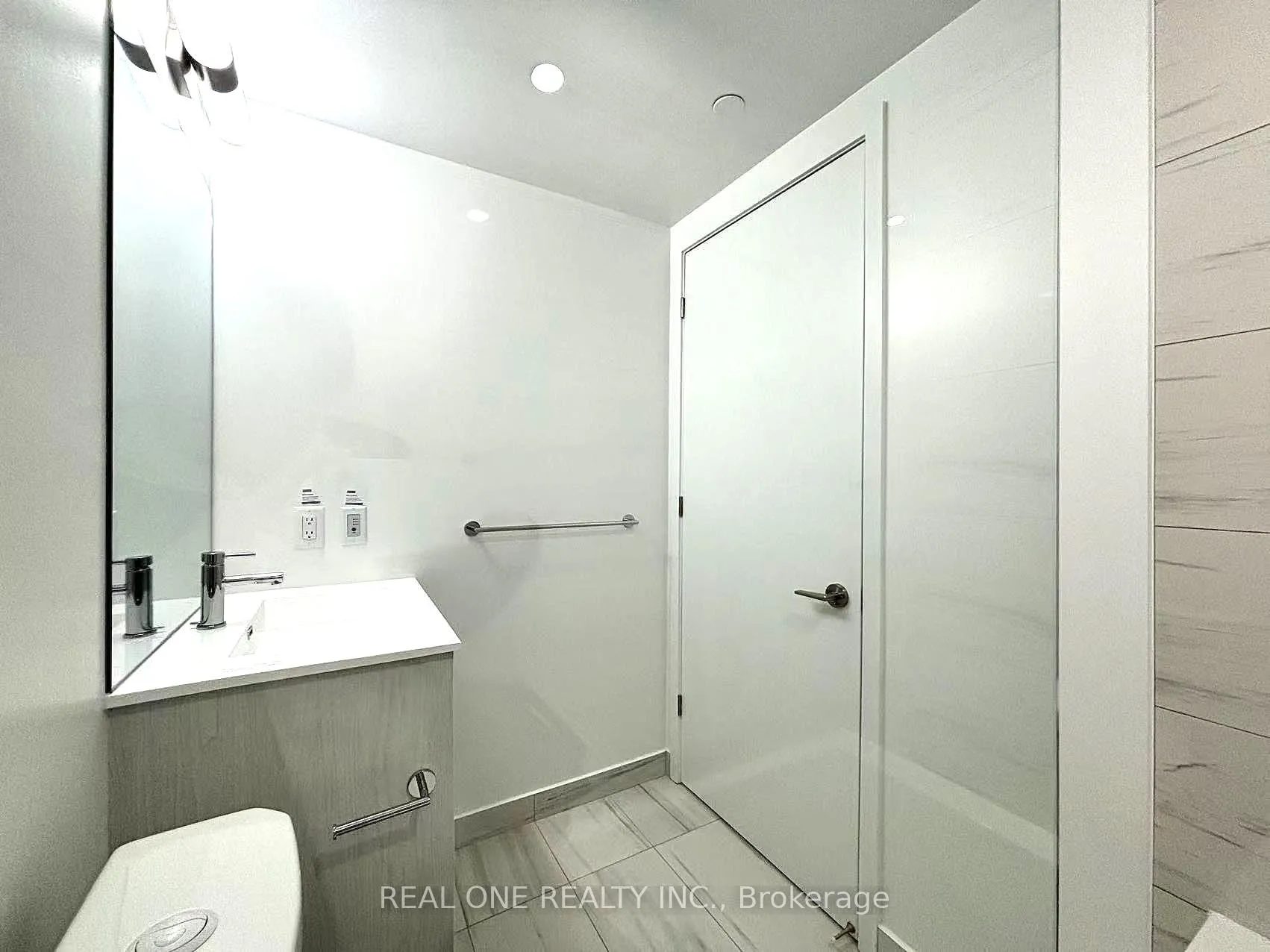 Photo 7 of Unit 712, 180 Front Street E, Toronto, Moss Park — HOMEH