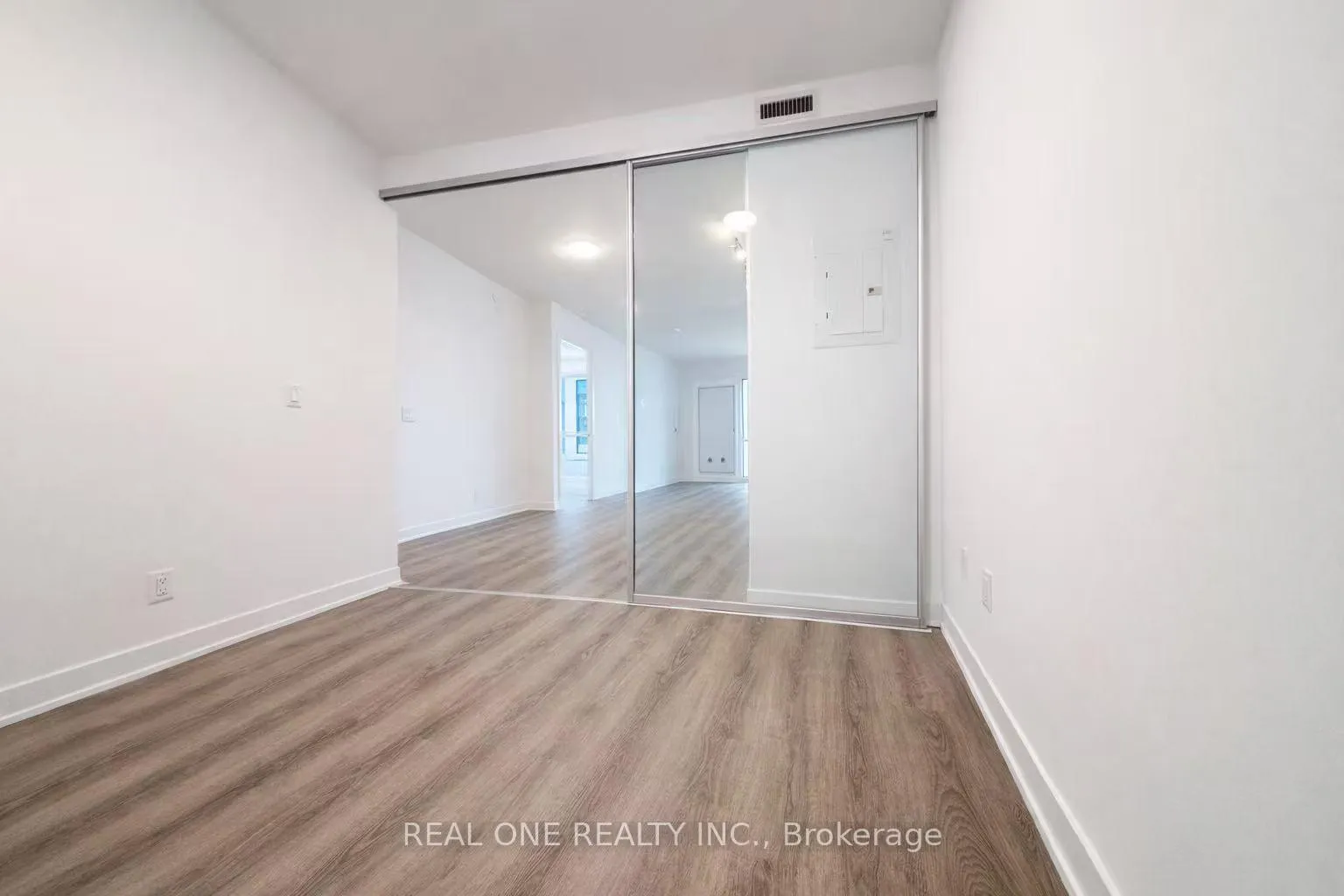 Photo 16 of Unit 712, 180 Front Street E, Toronto, Moss Park — HOMEH