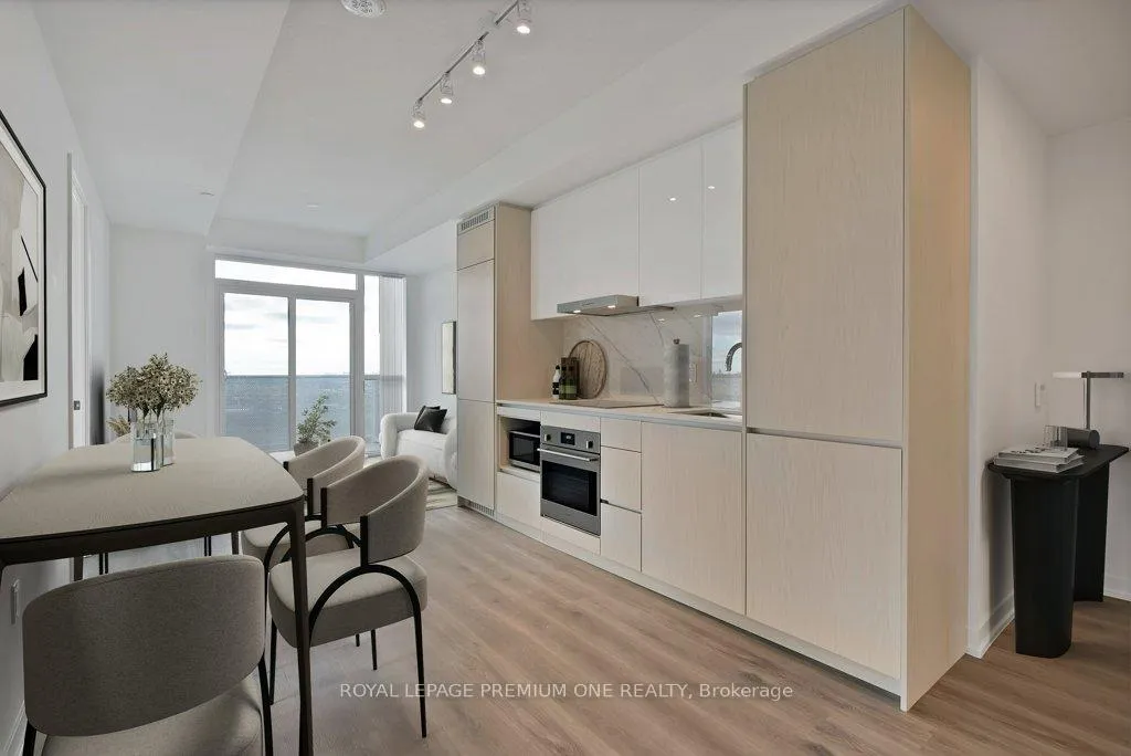 Photo 6 of Unit 4010, 28 Interchange Way, Vaughan, Vaughan Corporate Centre — HOMEH