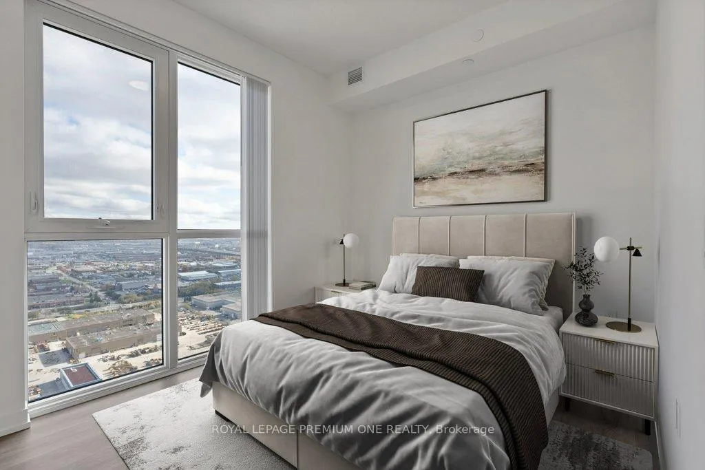 Photo 12 of Unit 4010, 28 Interchange Way, Vaughan, Vaughan Corporate Centre — HOMEH