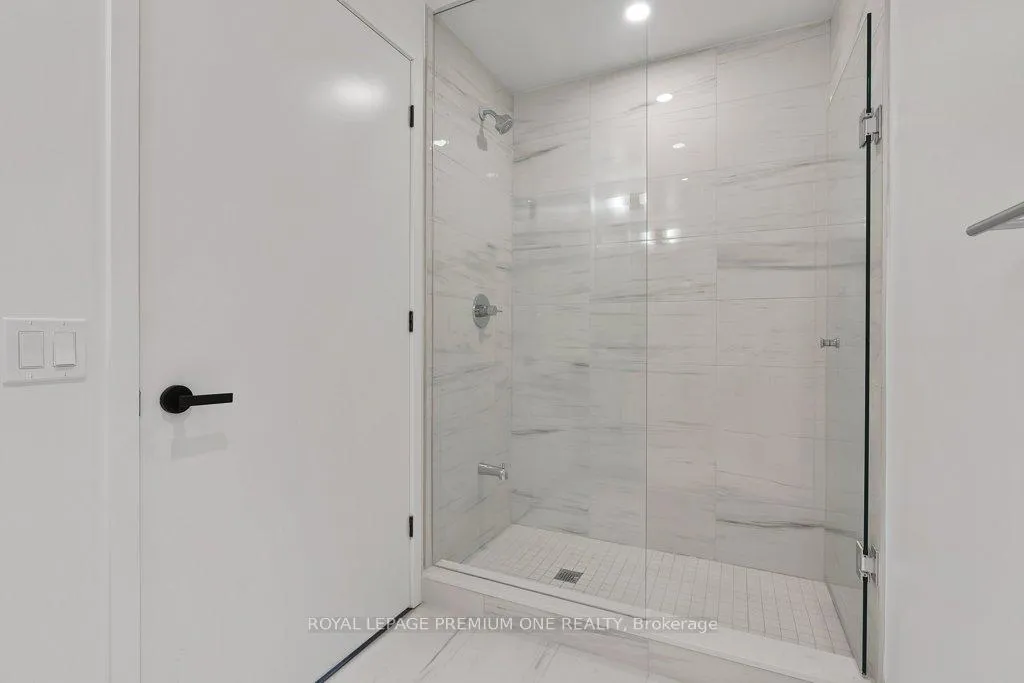 Photo 16 of Unit 4010, 28 Interchange Way, Vaughan, Vaughan Corporate Centre — HOMEH