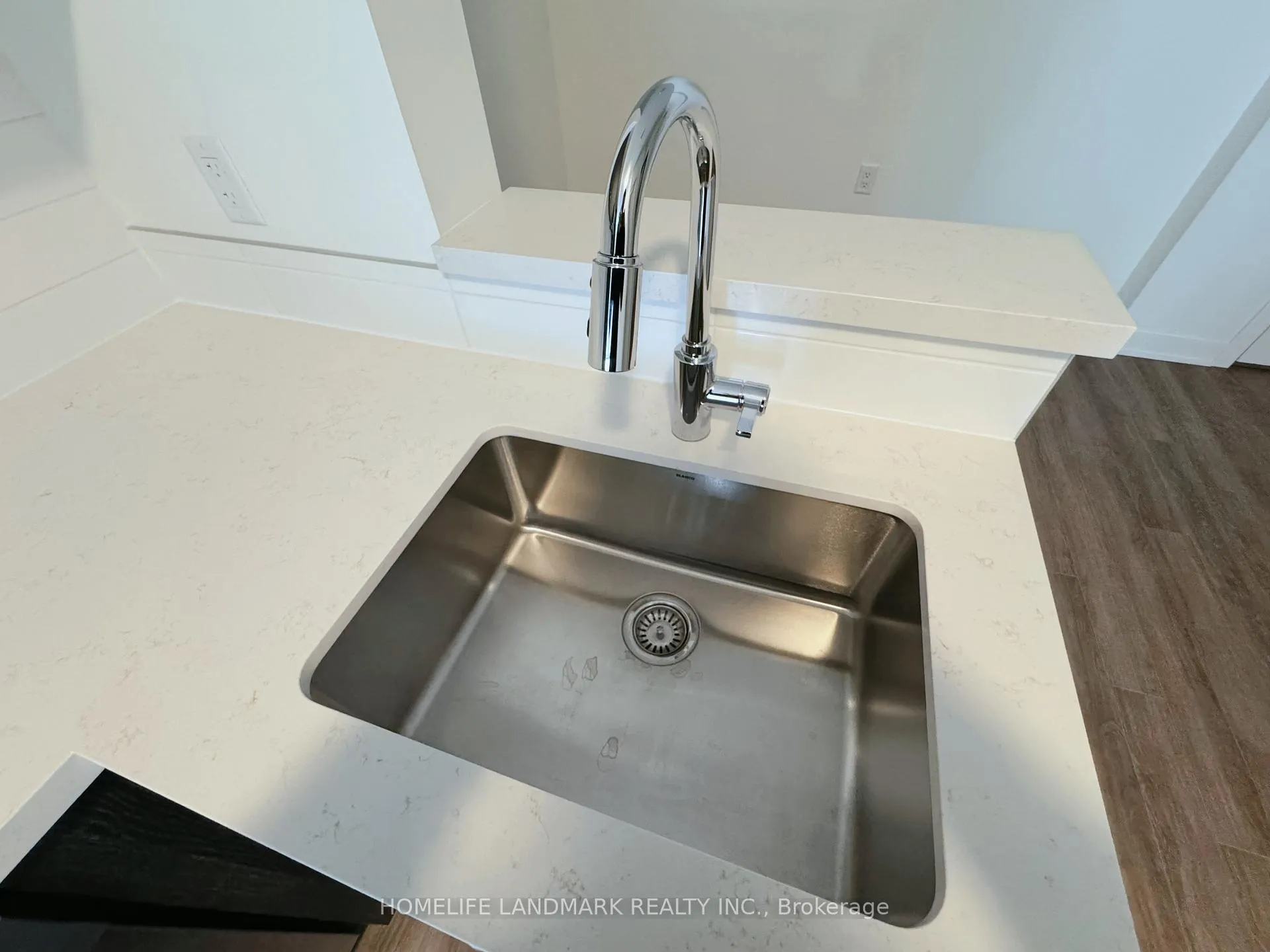 Photo 7 of Unit 116, 51 Clarington Boulevard, Clarington, Bowmanville — HOMEH