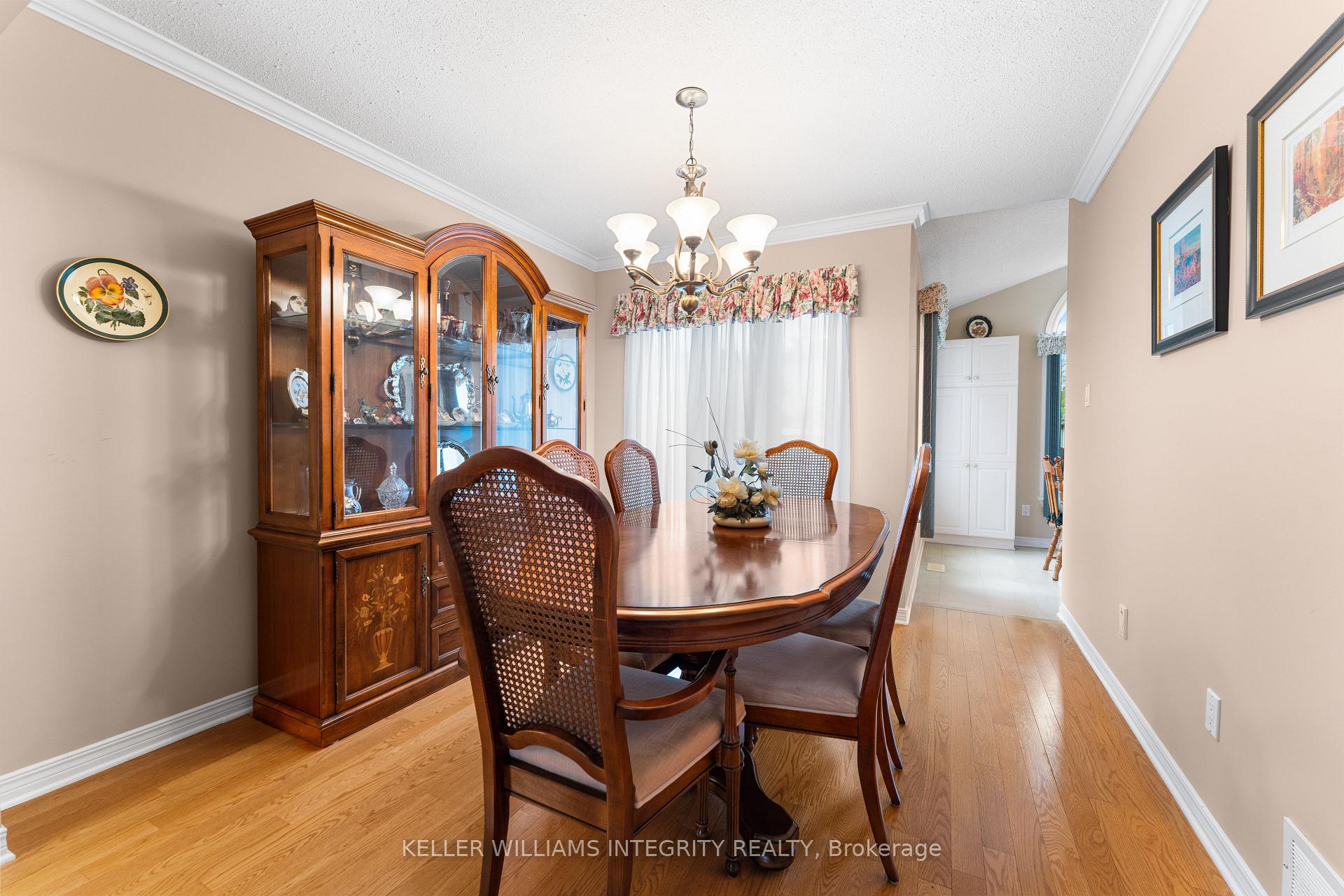 Photo 9 of 1643 Blohm Drive, Ottawa, Hunt Club Park — HOMEH