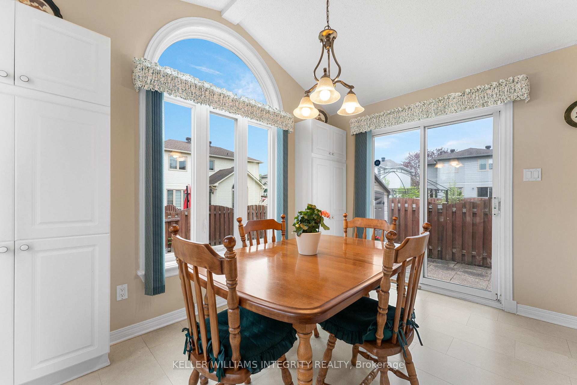 Photo 16 of 1643 Blohm Drive, Ottawa, Hunt Club Park — HOMEH