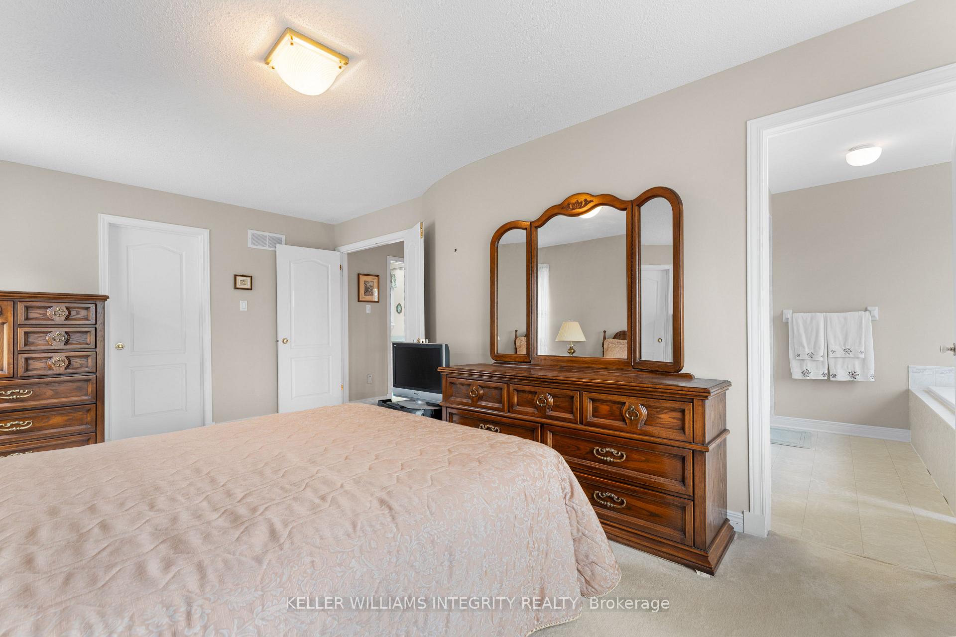 Photo 22 of 1643 Blohm Drive, Ottawa, Hunt Club Park — HOMEH