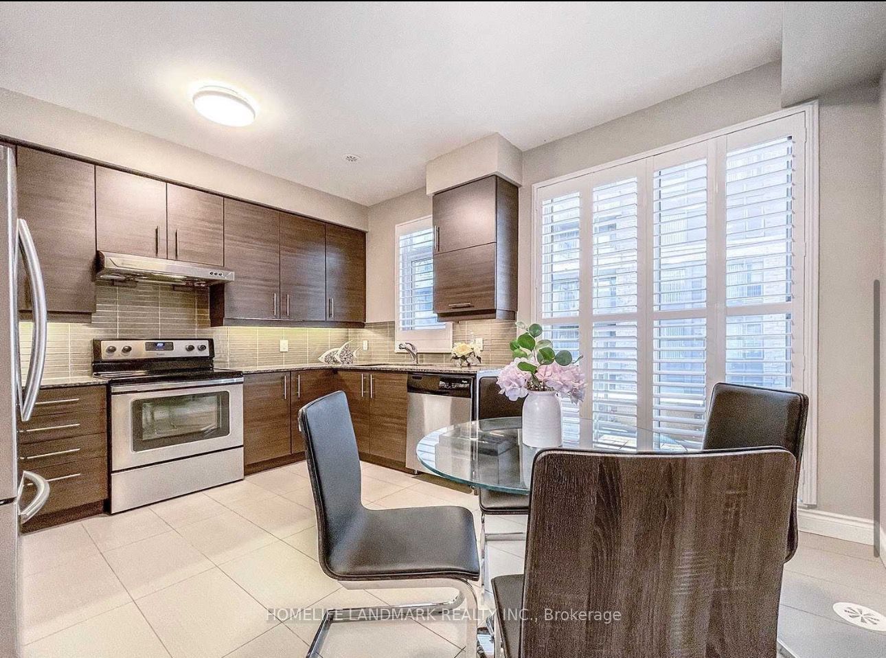 Photo 3 of 283 South Park Road, Markham, Commerce Valley — HOMEH