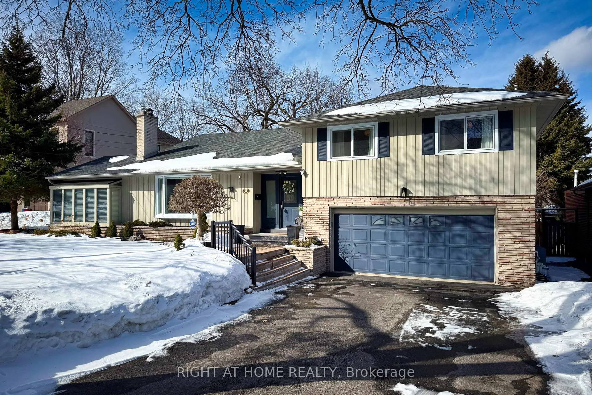 Photo 2 of 6 Fairhaven Drive, Etobicoke, Kingsview Village-The Westway — HOMEH