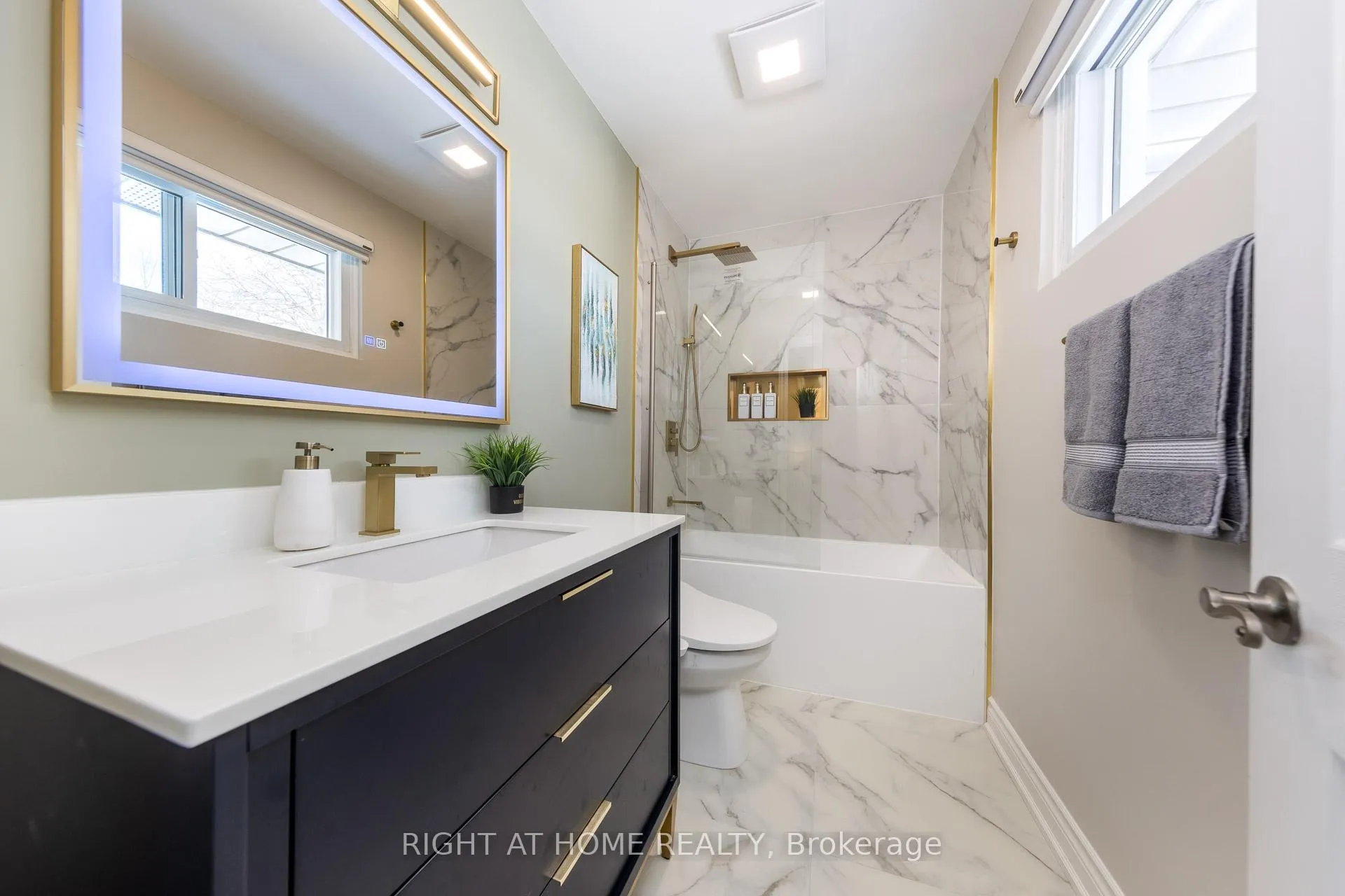 Photo 26 of 6 Fairhaven Drive, Etobicoke, Kingsview Village-The Westway — HOMEH