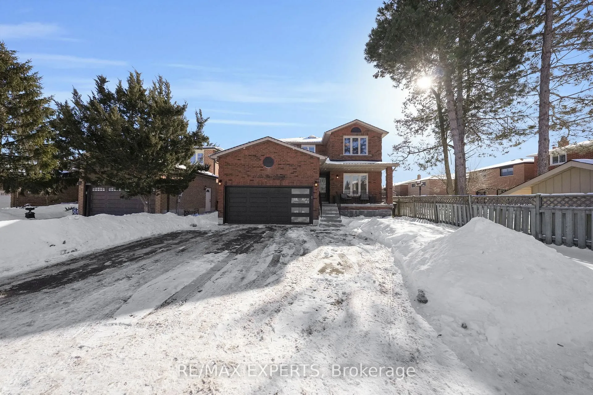 Photo 3 of 11 De Rose Avenue, Caledon, Bolton West — HOMEH