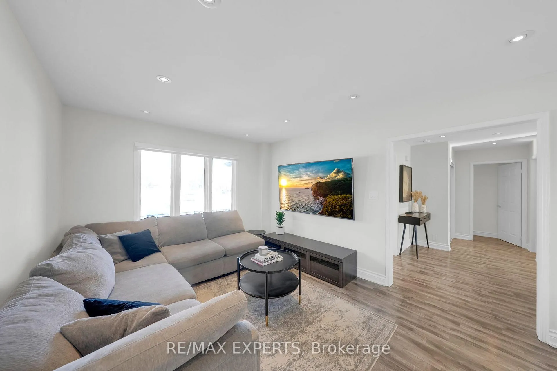 Photo 9 of 11 De Rose Avenue, Caledon, Bolton West — HOMEH