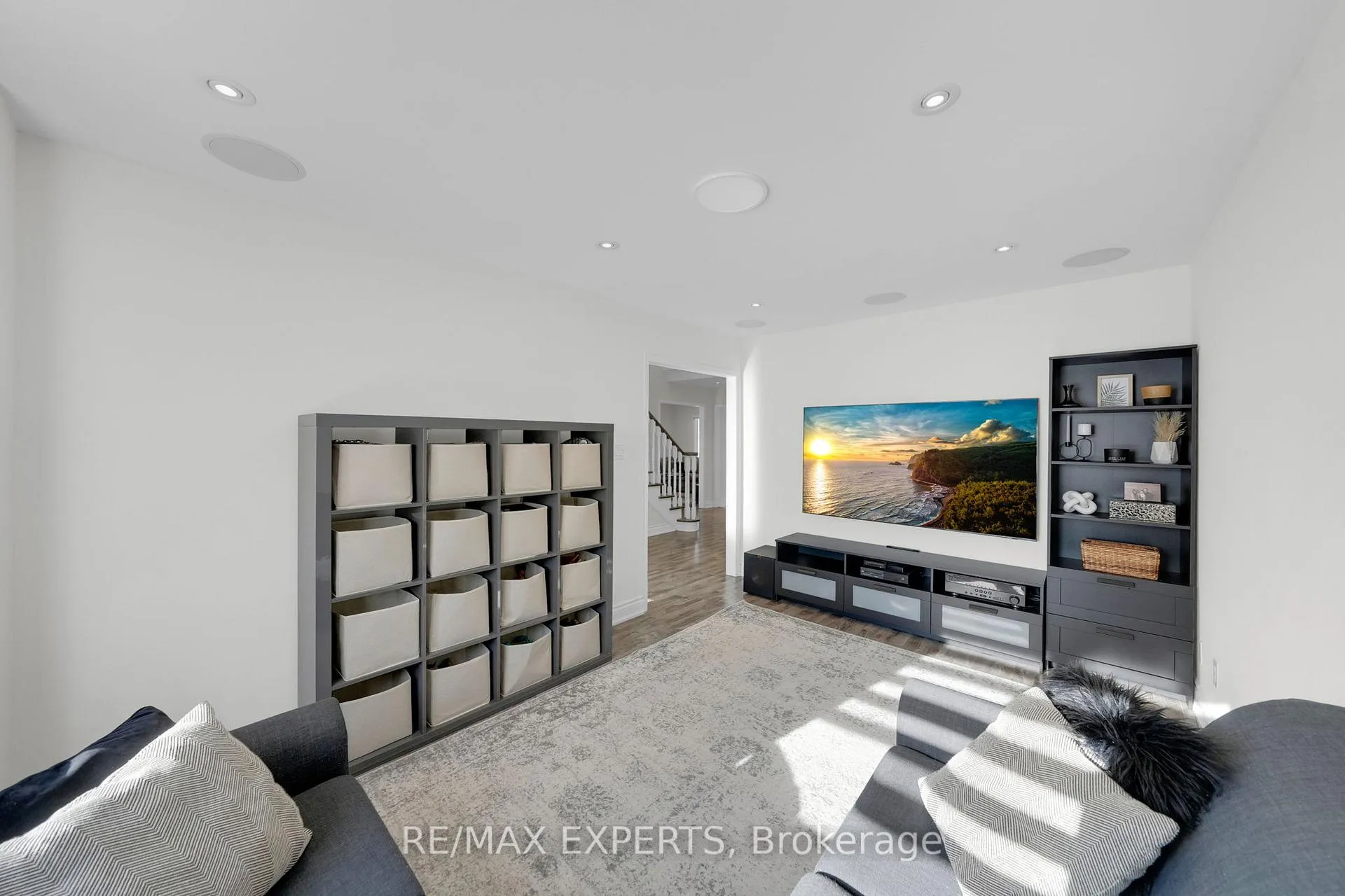 Photo 17 of 11 De Rose Avenue, Caledon, Bolton West — HOMEH