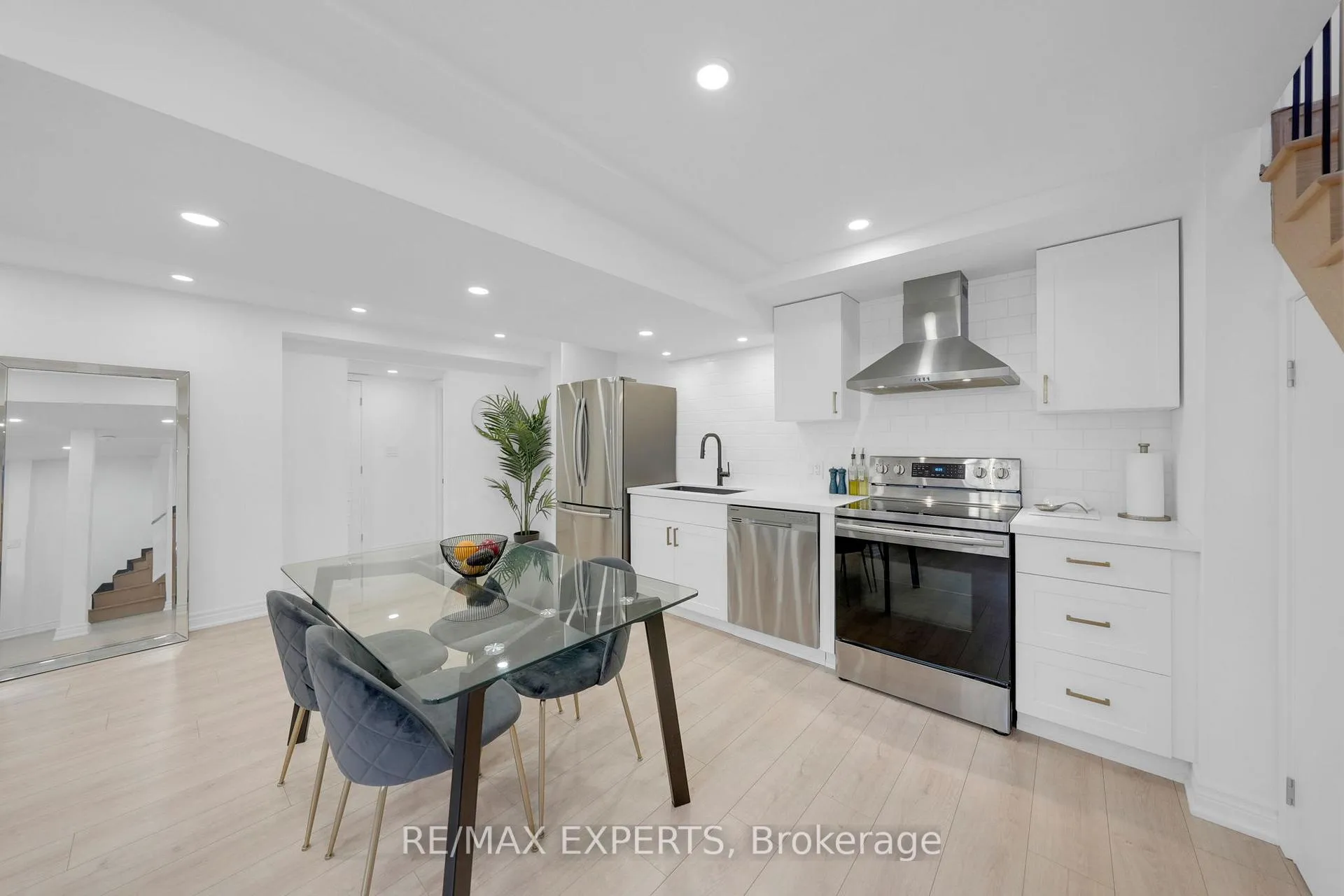 Photo 38 of 11 De Rose Avenue, Caledon, Bolton West — HOMEH