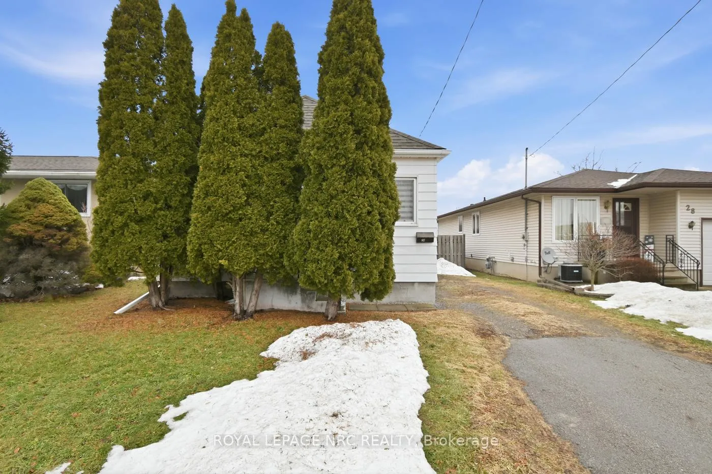 Photo 3 of 26 Kent Street, St. Catharines, Western Hill — HOMEH