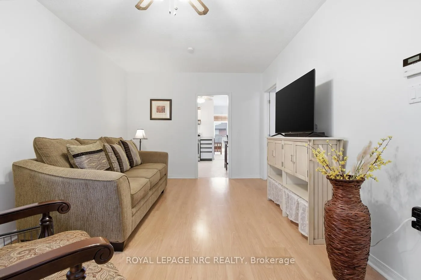 Photo 7 of 26 Kent Street, St. Catharines, Western Hill — HOMEH