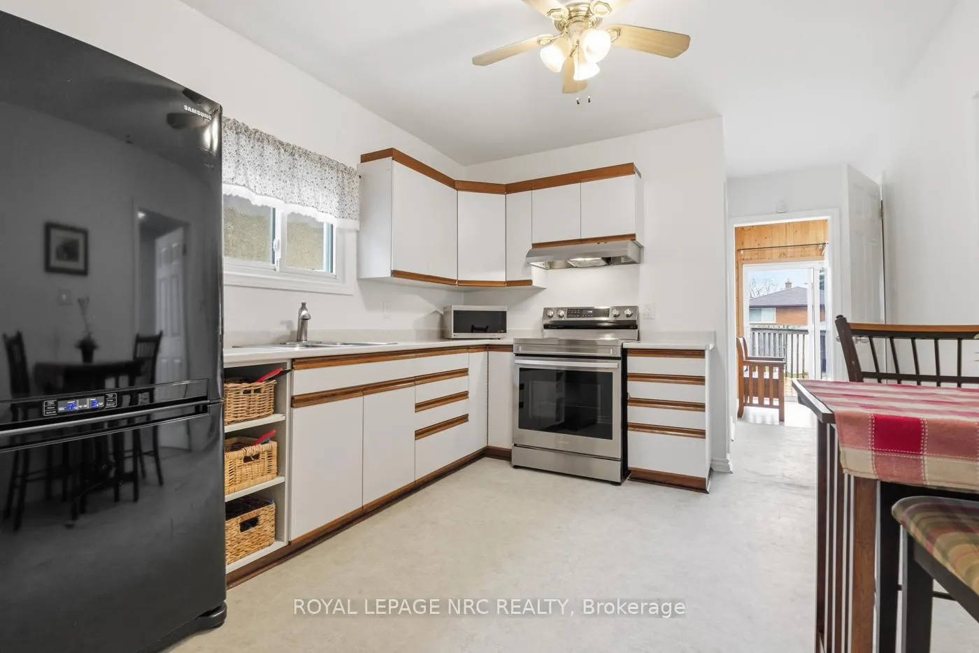 Photo 13 of 26 Kent Street, St. Catharines, Western Hill — HOMEH