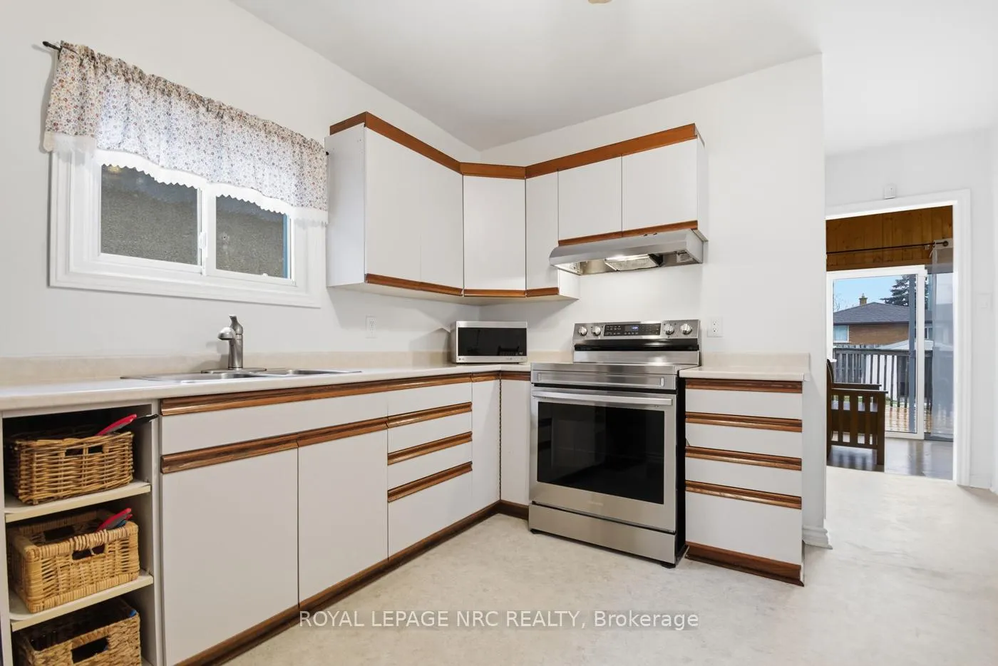 Photo 14 of 26 Kent Street, St. Catharines, Western Hill — HOMEH