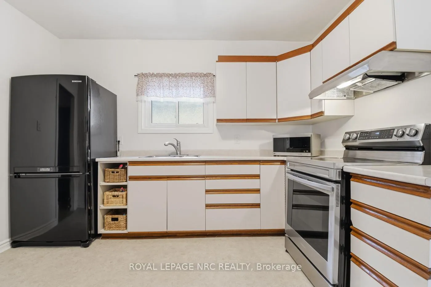 Photo 17 of 26 Kent Street, St. Catharines, Western Hill — HOMEH