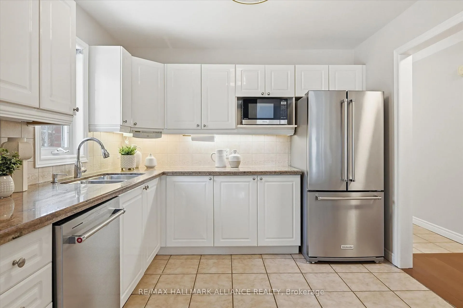 Photo 11 of Unit 12, 1275 Stephenson Drive, Burlington, Brant — HOMEH