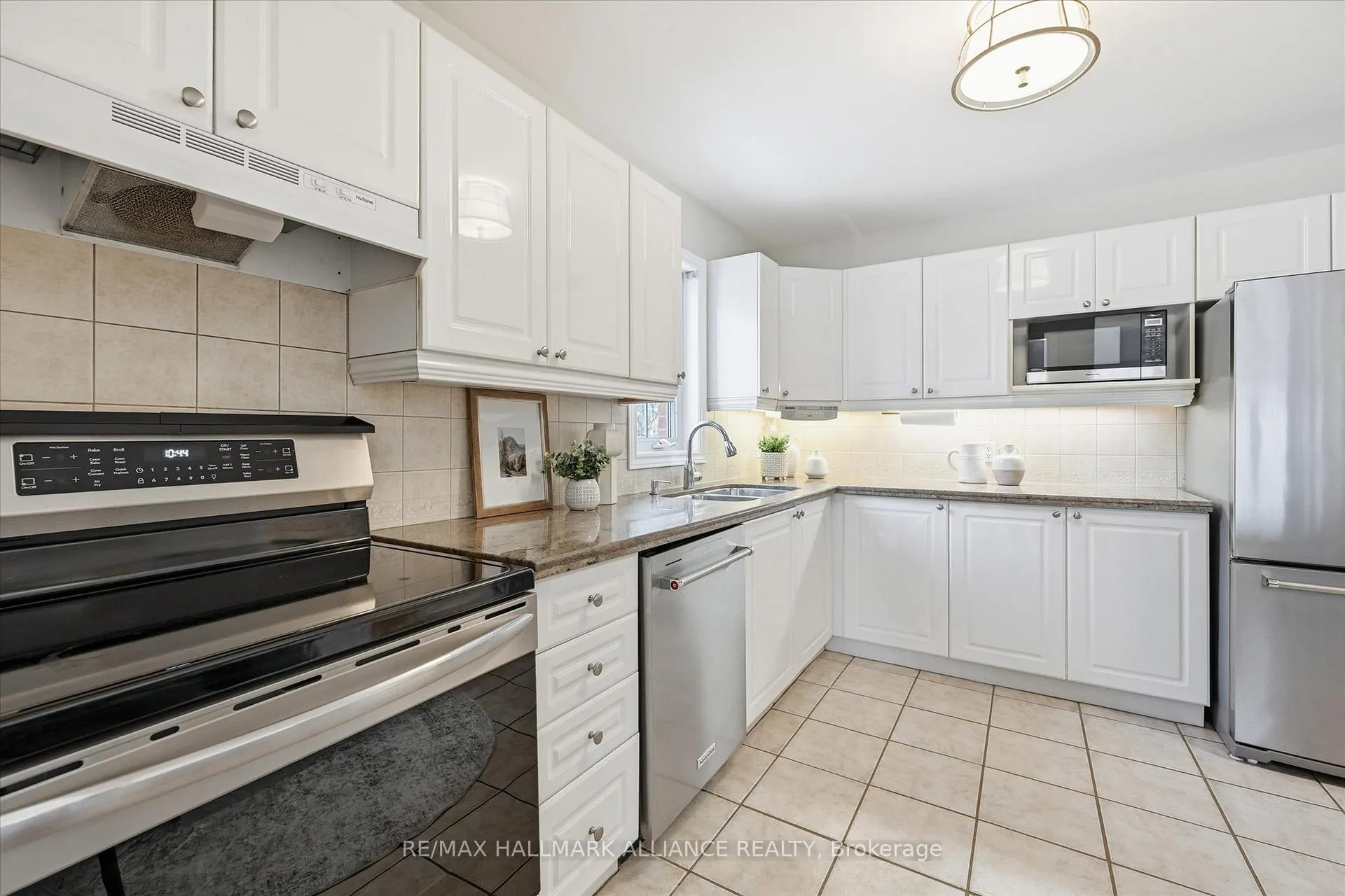 Photo 12 of Unit 12, 1275 Stephenson Drive, Burlington, Brant — HOMEH