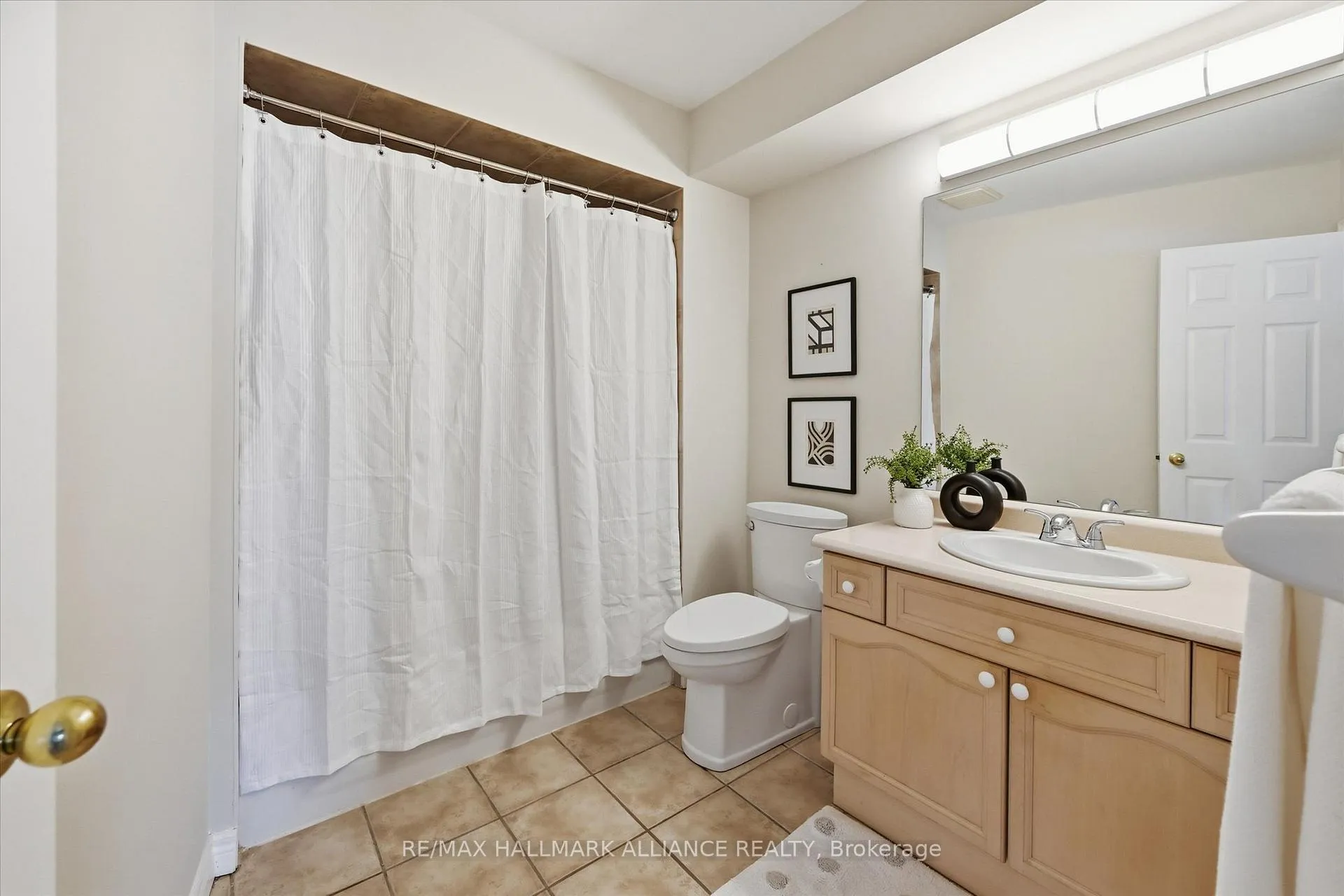 Photo 28 of Unit 12, 1275 Stephenson Drive, Burlington, Brant — HOMEH
