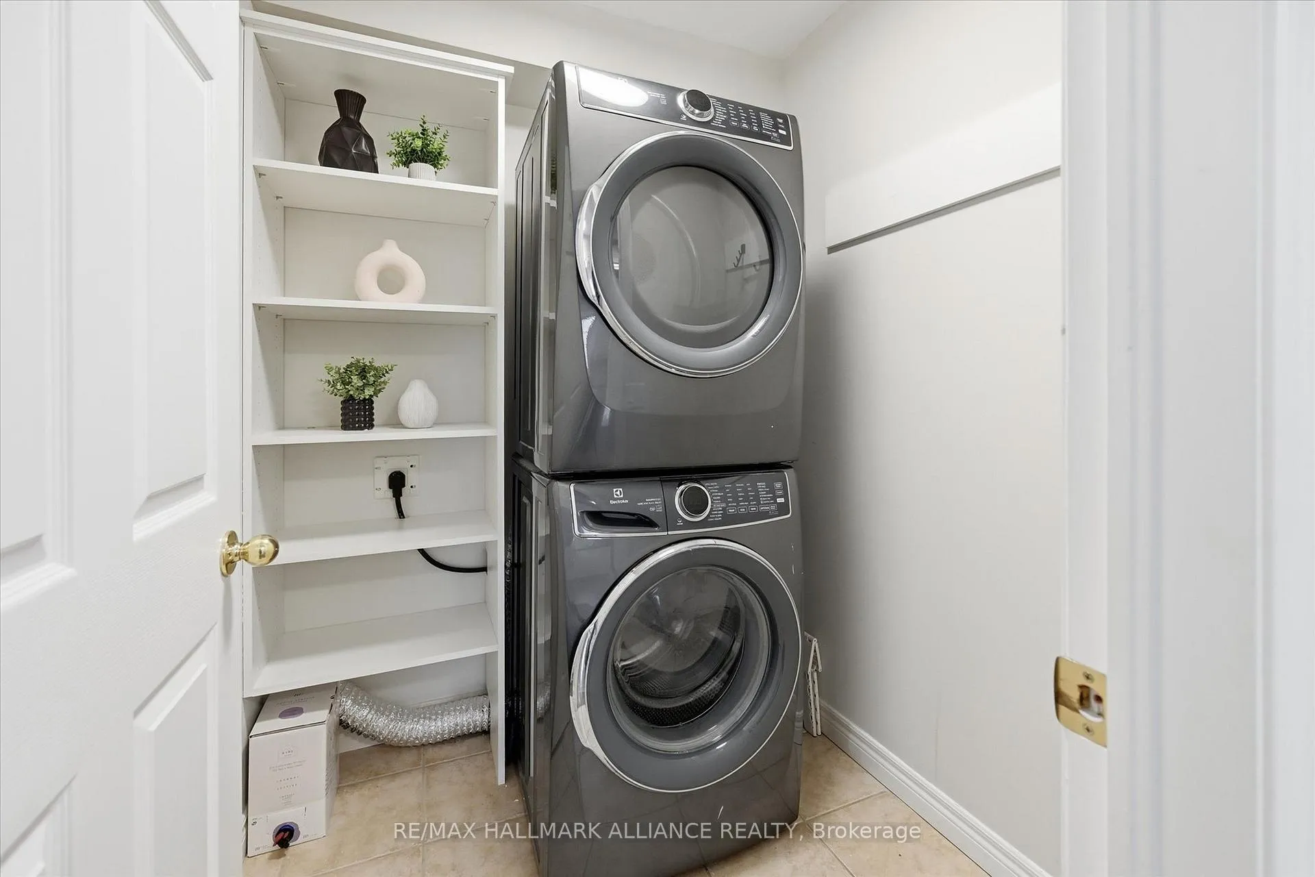 Photo 29 of Unit 12, 1275 Stephenson Drive, Burlington, Brant — HOMEH