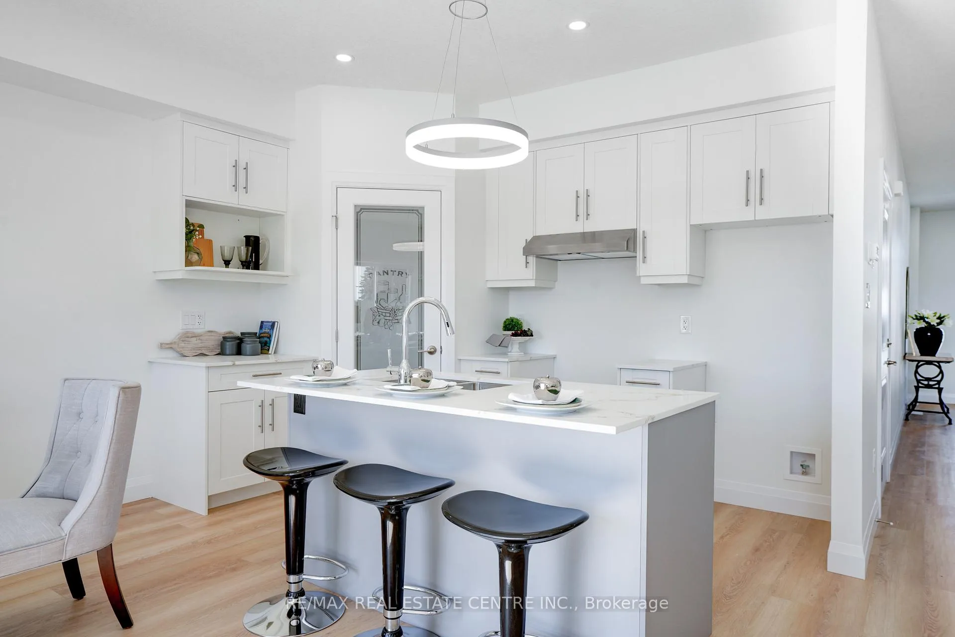 Photo 1 of 2524 Constance Avenue, London, South U — HOMEH