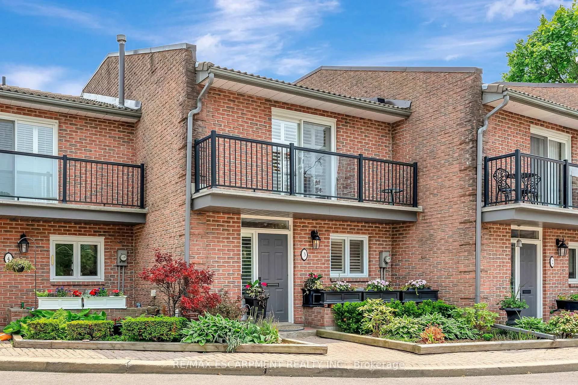 Photo 2 of Unit 3, 2136 Old Lakeshore Road, Burlington, Brant — HOMEH