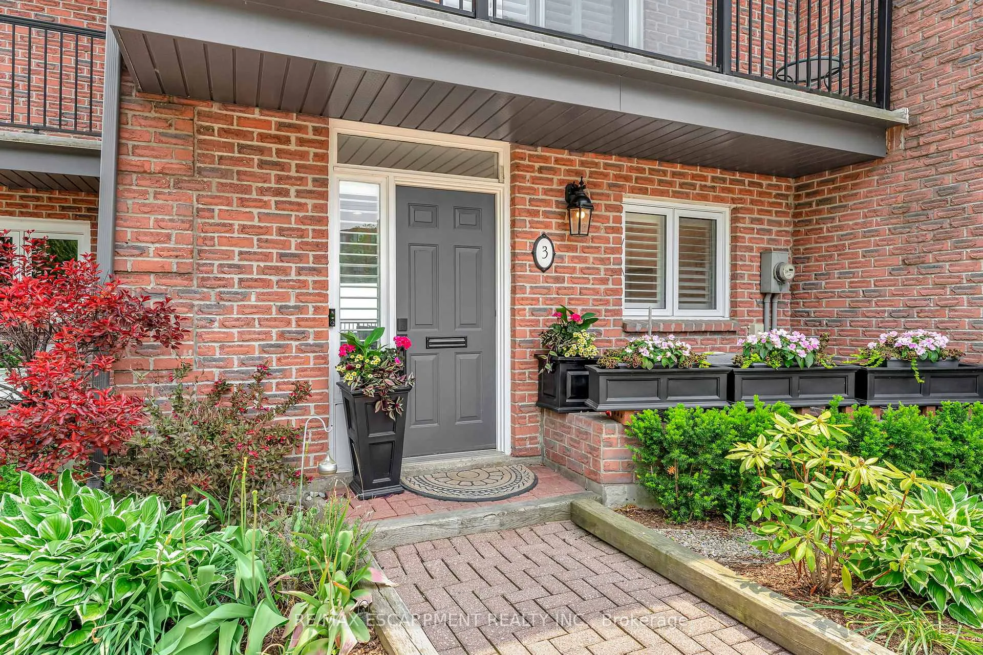Photo 3 of Unit 3, 2136 Old Lakeshore Road, Burlington, Brant — HOMEH