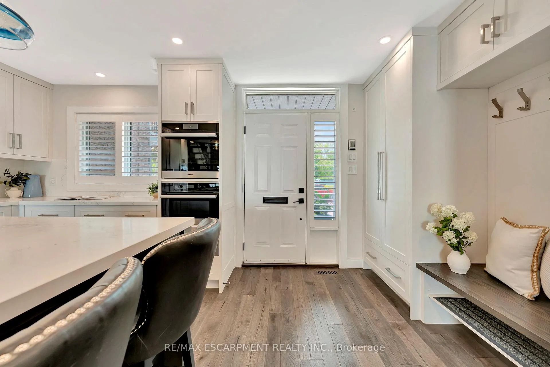 Photo 4 of Unit 3, 2136 Old Lakeshore Road, Burlington, Brant — HOMEH