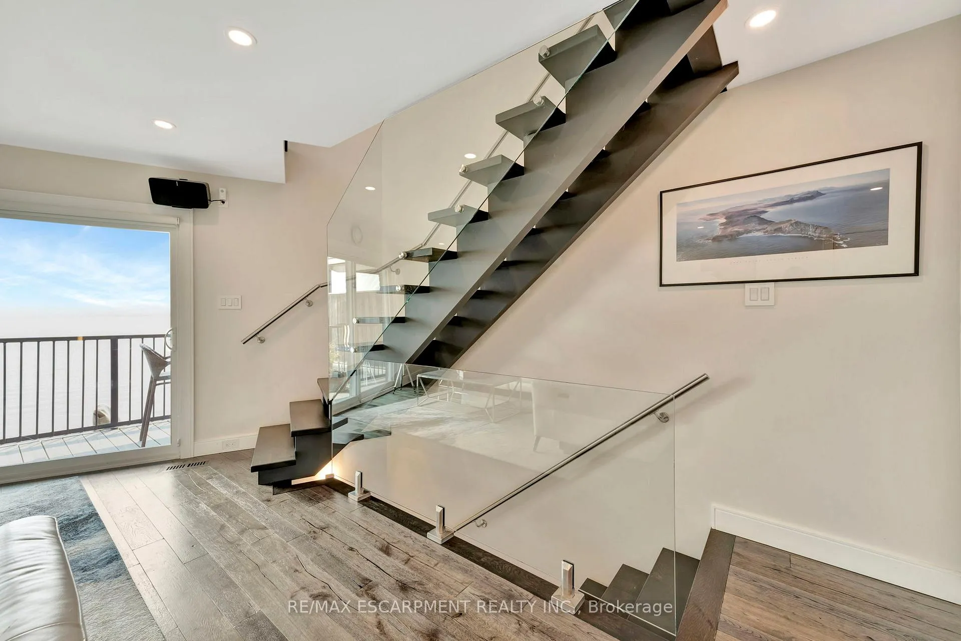 Photo 12 of Unit 3, 2136 Old Lakeshore Road, Burlington, Brant — HOMEH