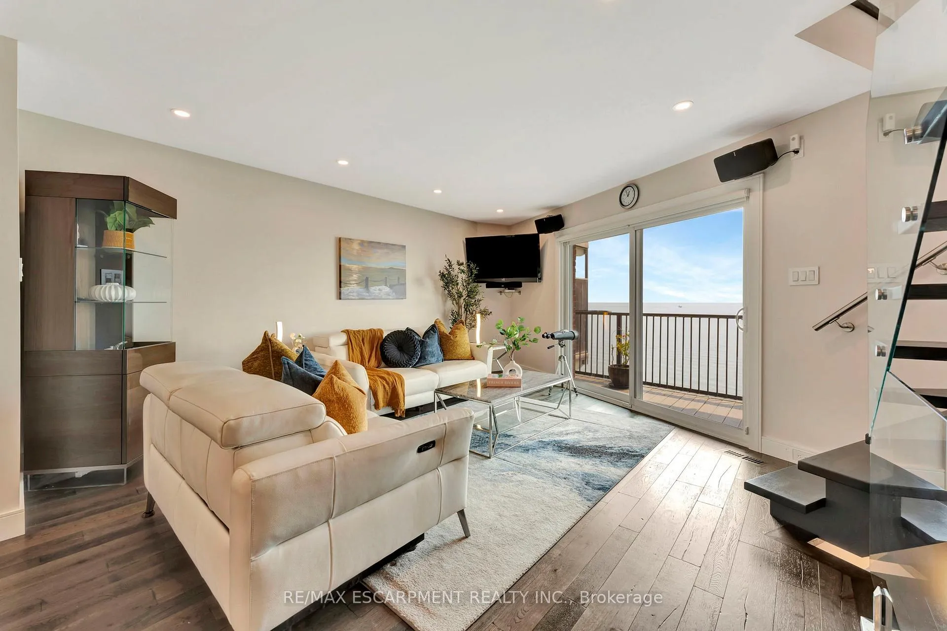 Photo 13 of Unit 3, 2136 Old Lakeshore Road, Burlington, Brant — HOMEH